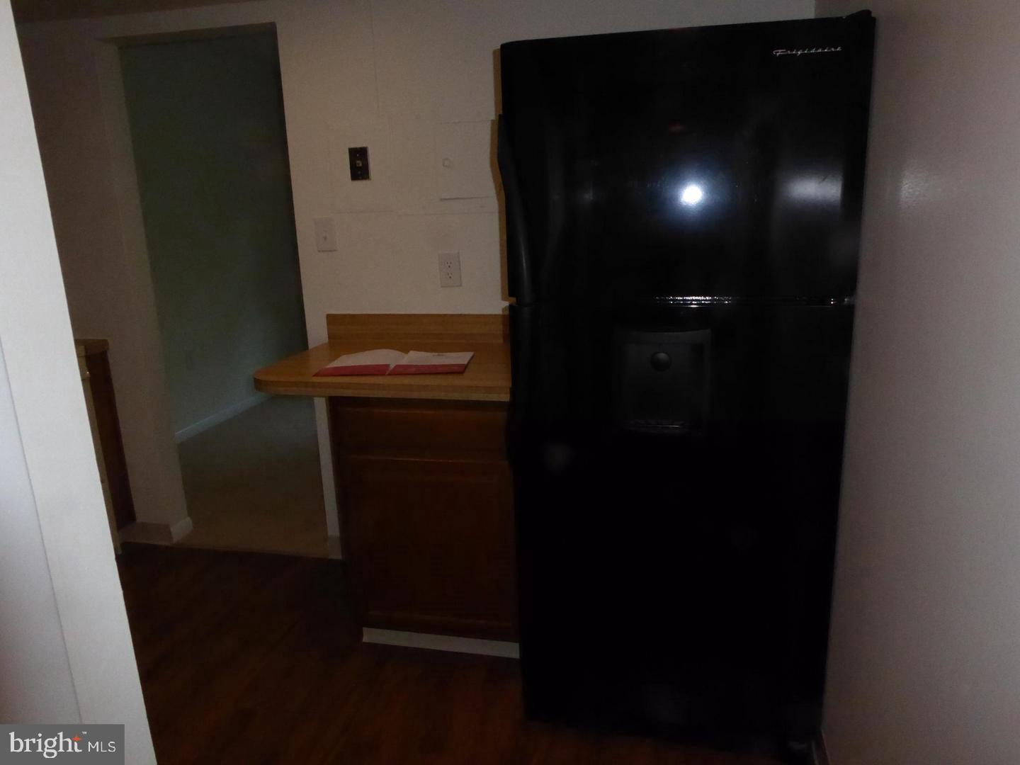1427 NORTHGATE SQUARE 27/12B
