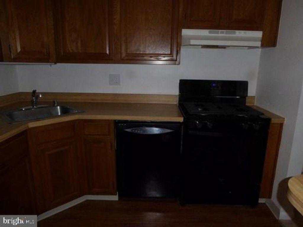 Photo of 1427 Northgate Square #27/12B, RESTON, VA 20190 (MLS # VAFX2274162)
