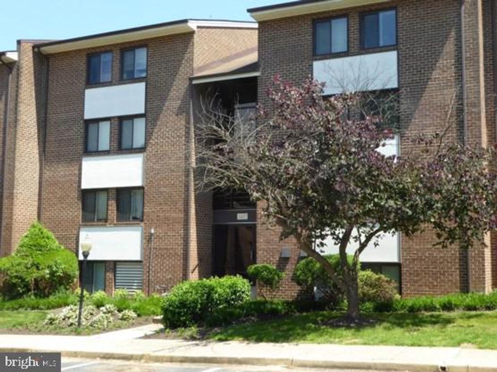 Photo of 1427 Northgate Square #27/12B, RESTON, VA 20190 (MLS # VAFX2274162)