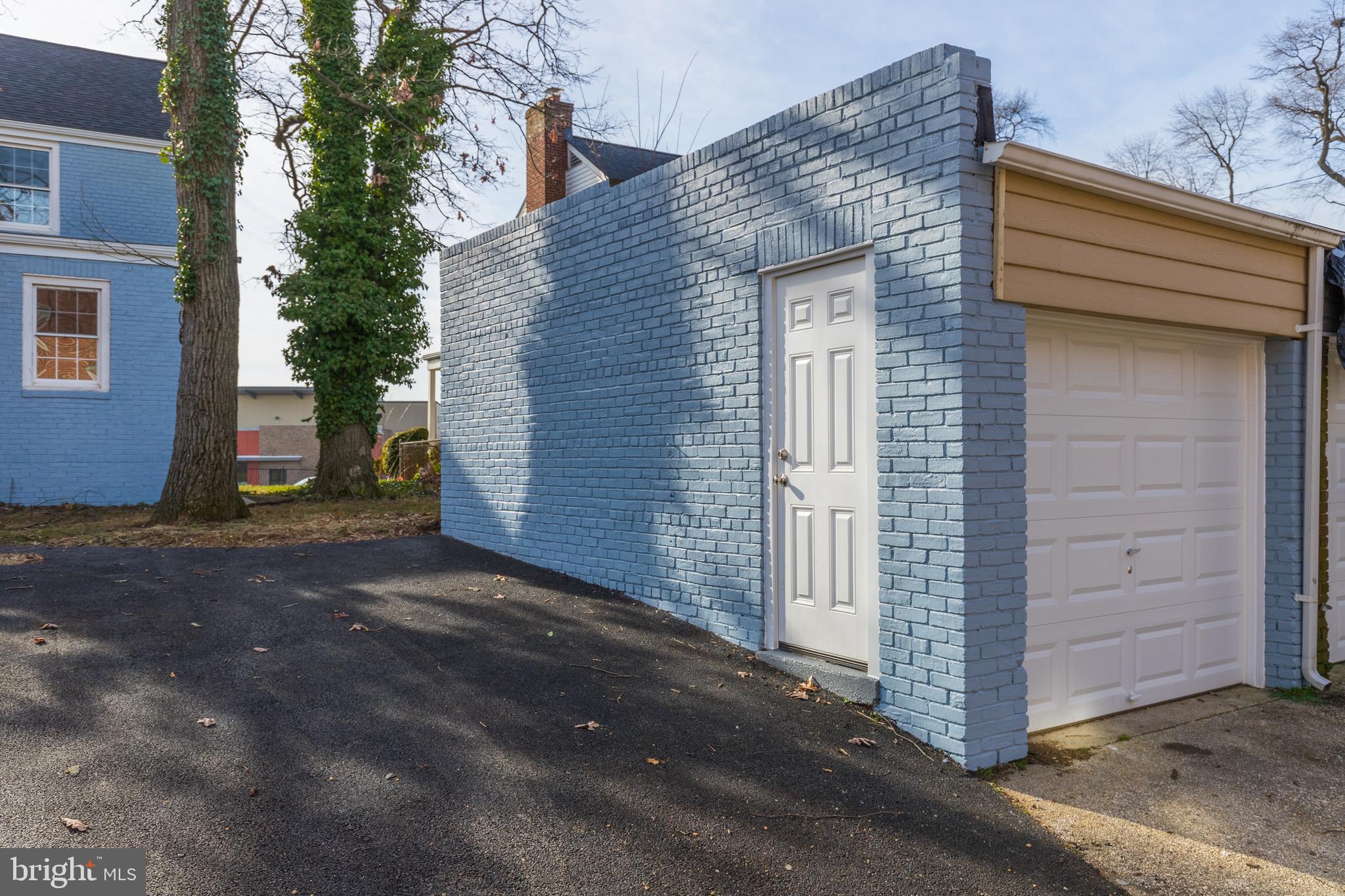 RAMBLEWOOD - Residential