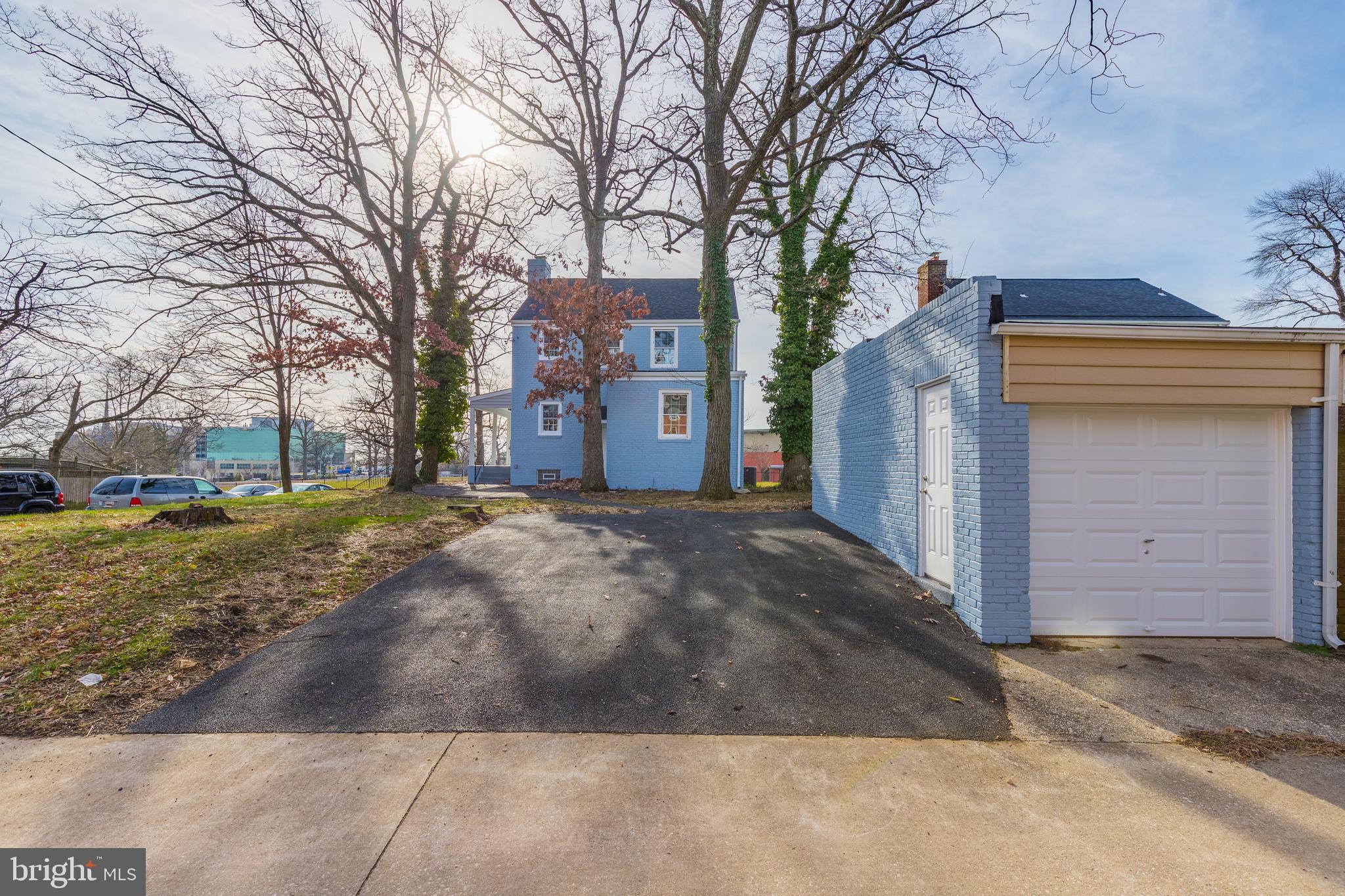 RAMBLEWOOD - Residential