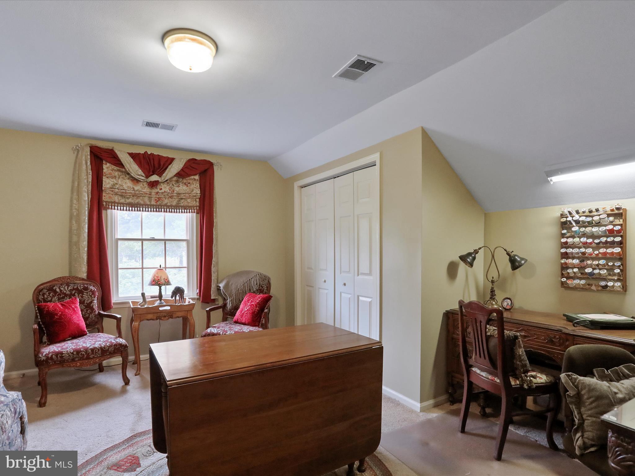 OAKLAND HEIGHTS - Residential