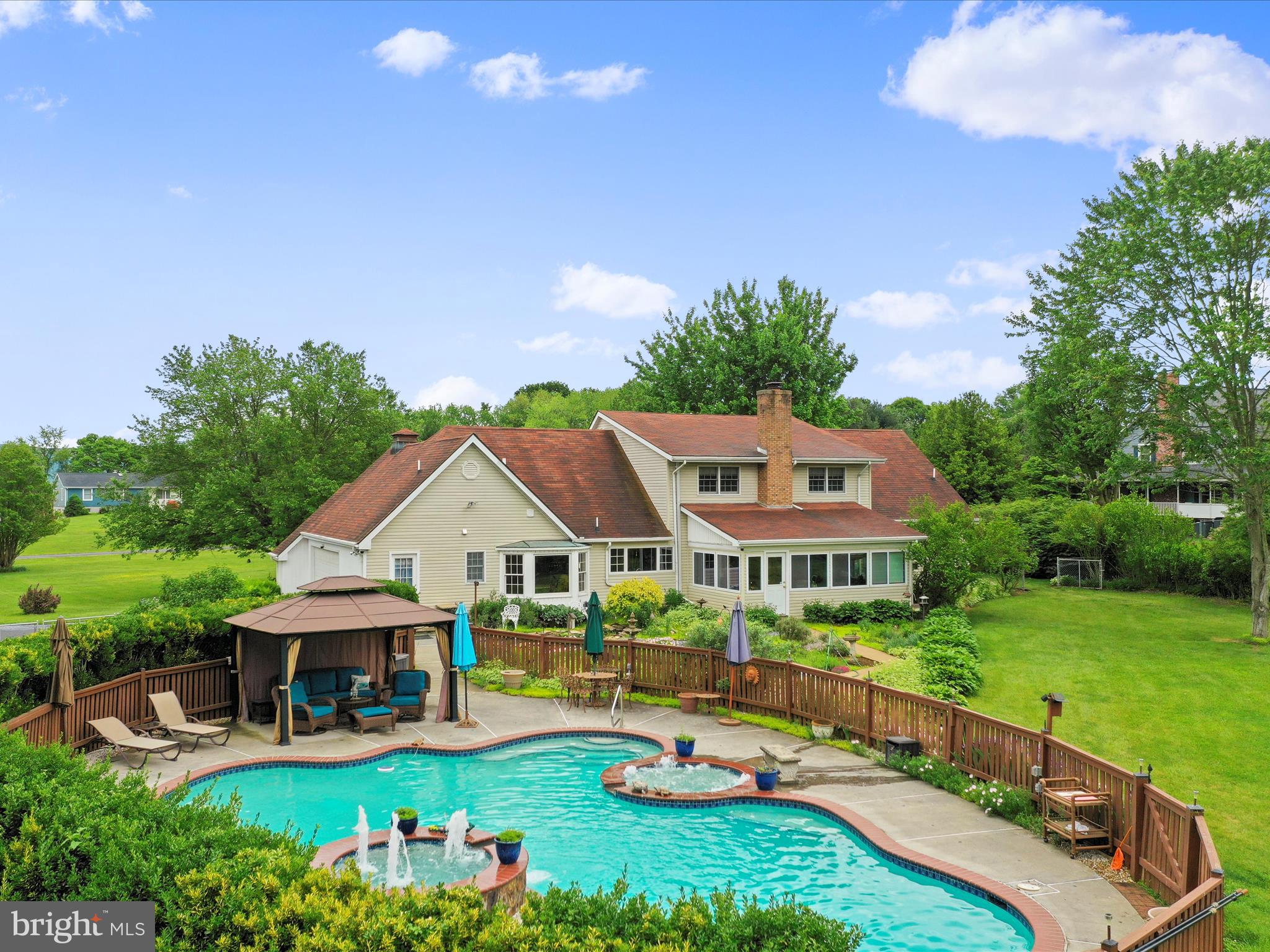 OAKLAND HEIGHTS - Residential