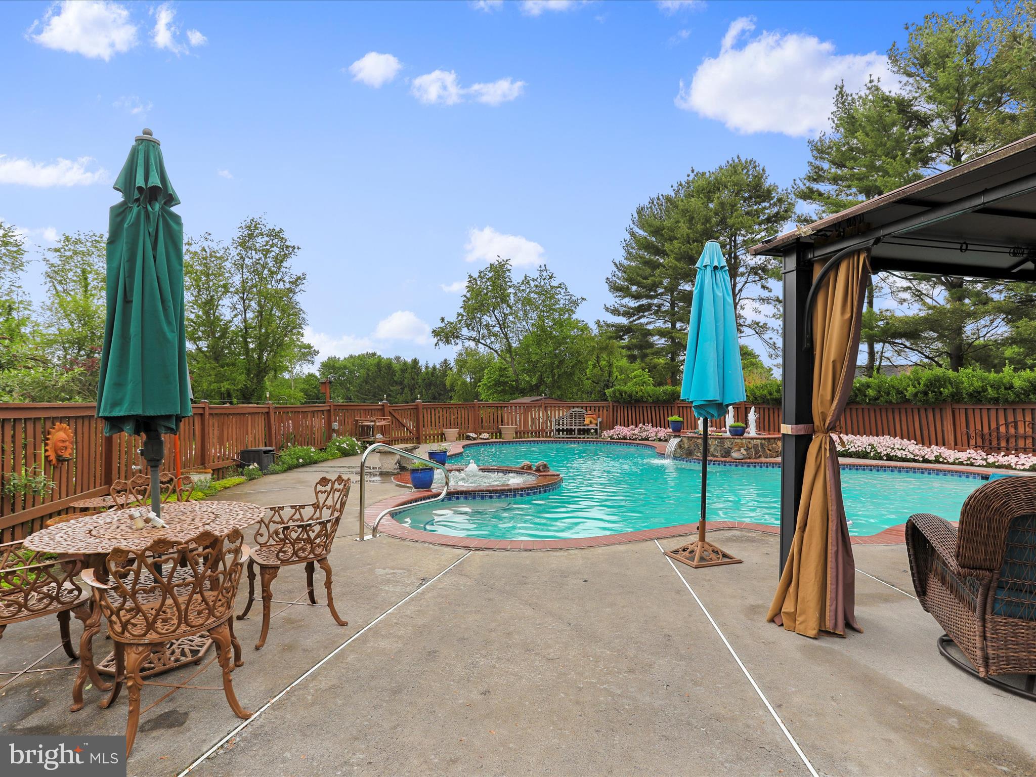 OAKLAND HEIGHTS - Residential