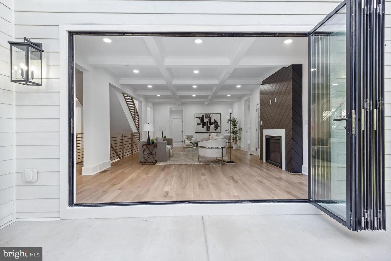 8728 EWING DRIVE