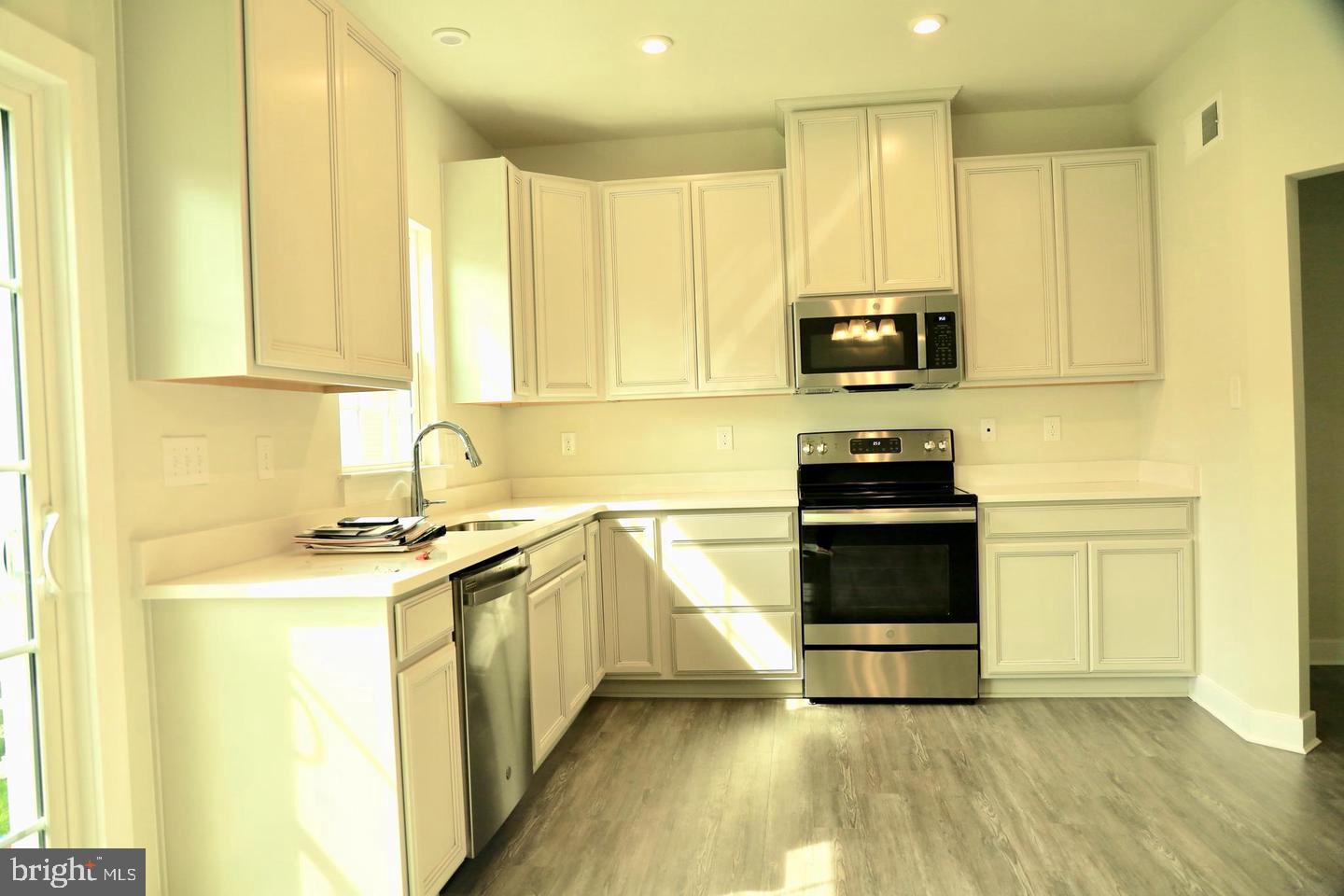 1331 DARLING DRIVE
