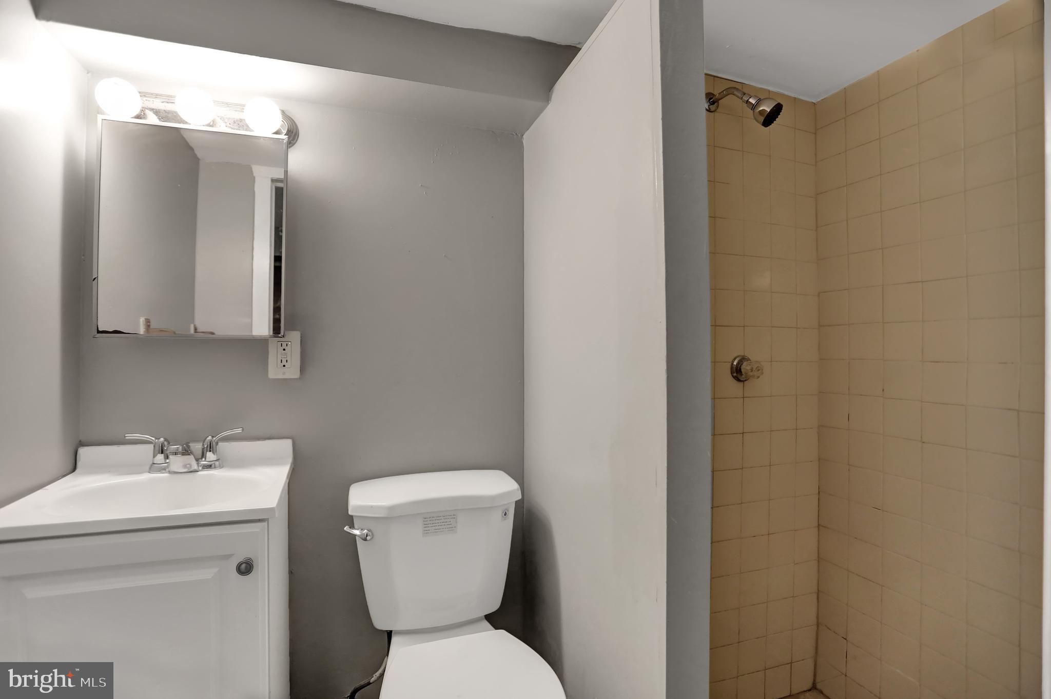 BALTIMORE HIGHLANDS - Residential Lease