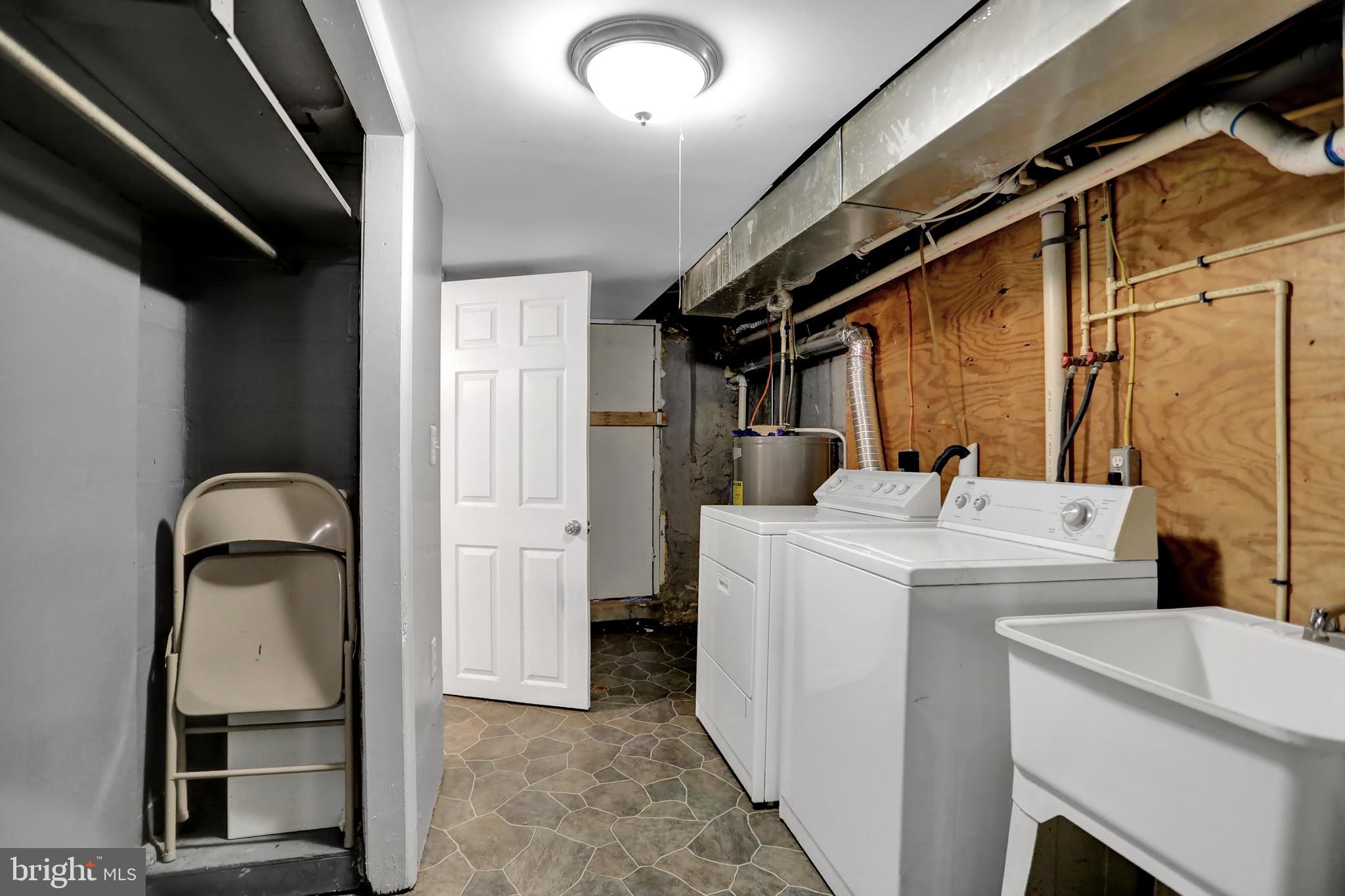 BALTIMORE HIGHLANDS - Residential Lease