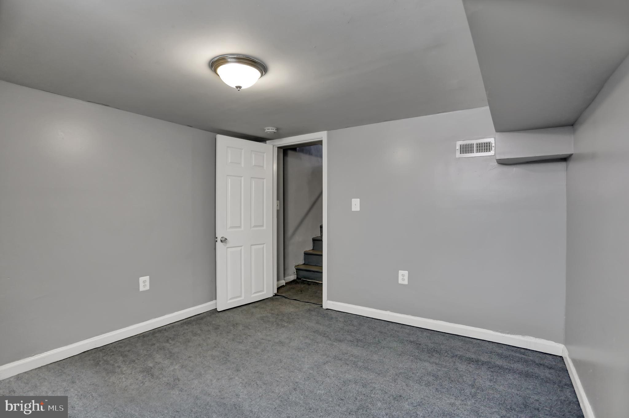 BALTIMORE HIGHLANDS - Residential Lease