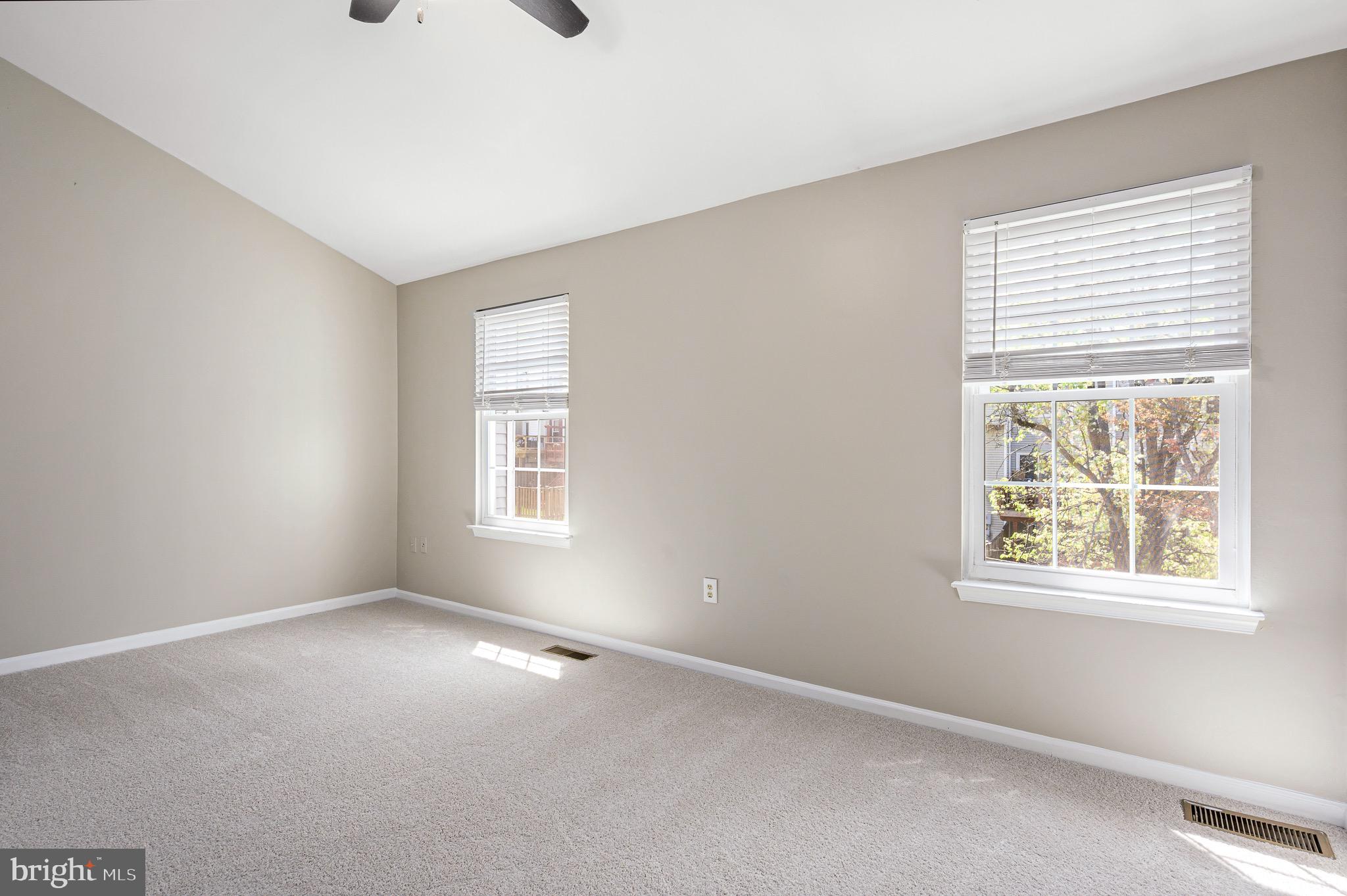 COUNTRYSIDE - Residential