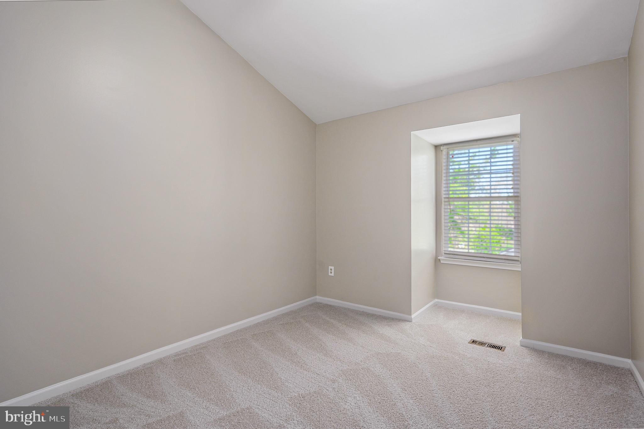 COUNTRYSIDE - Residential