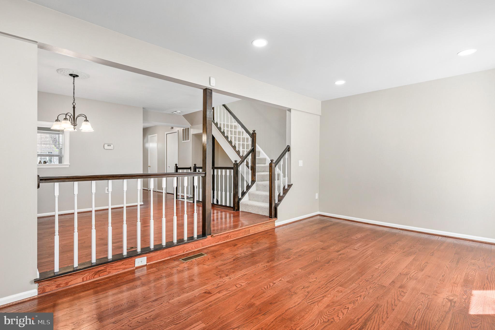 COUNTRYSIDE - Residential