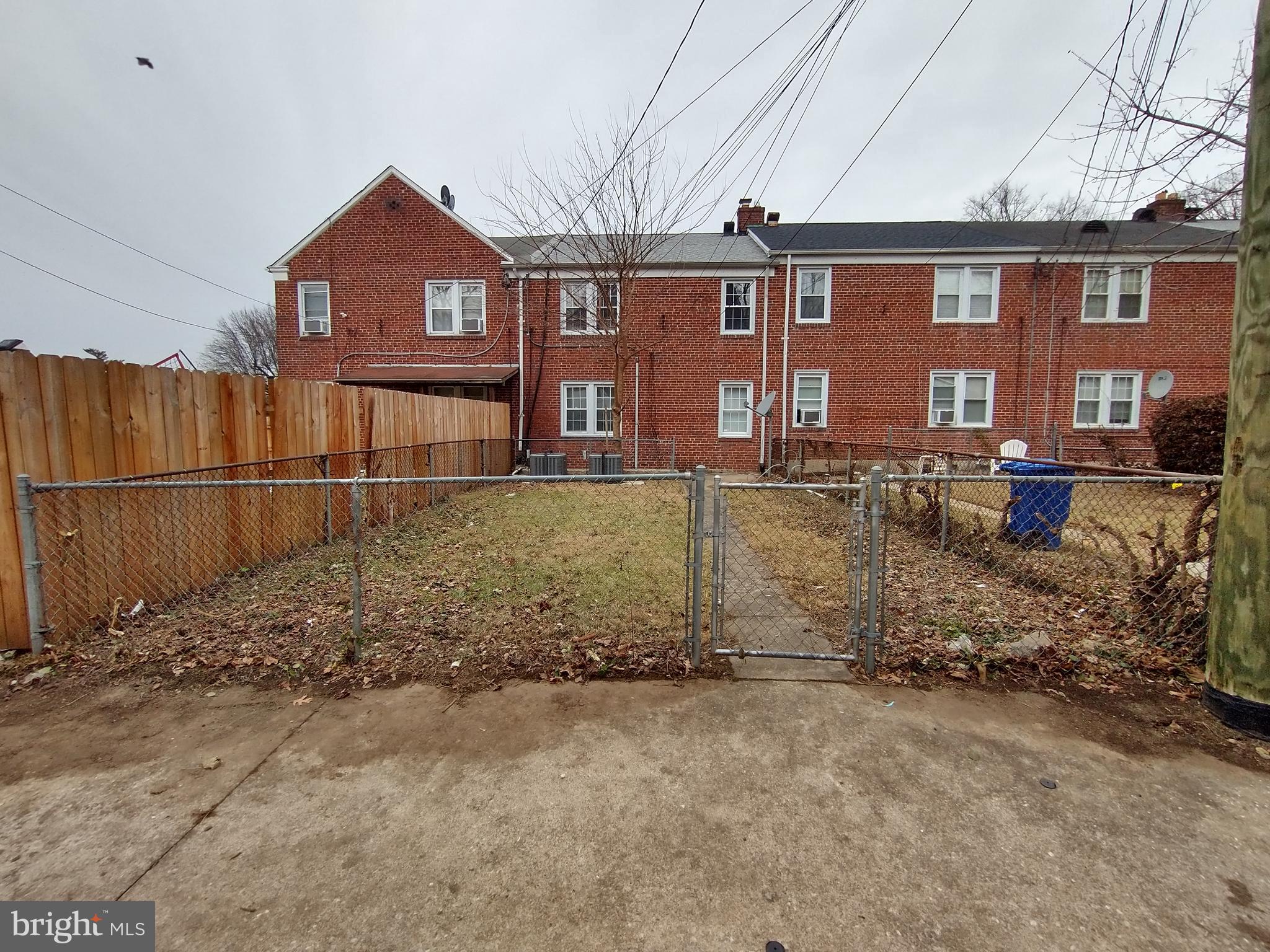 GLEN OAKS - Residential