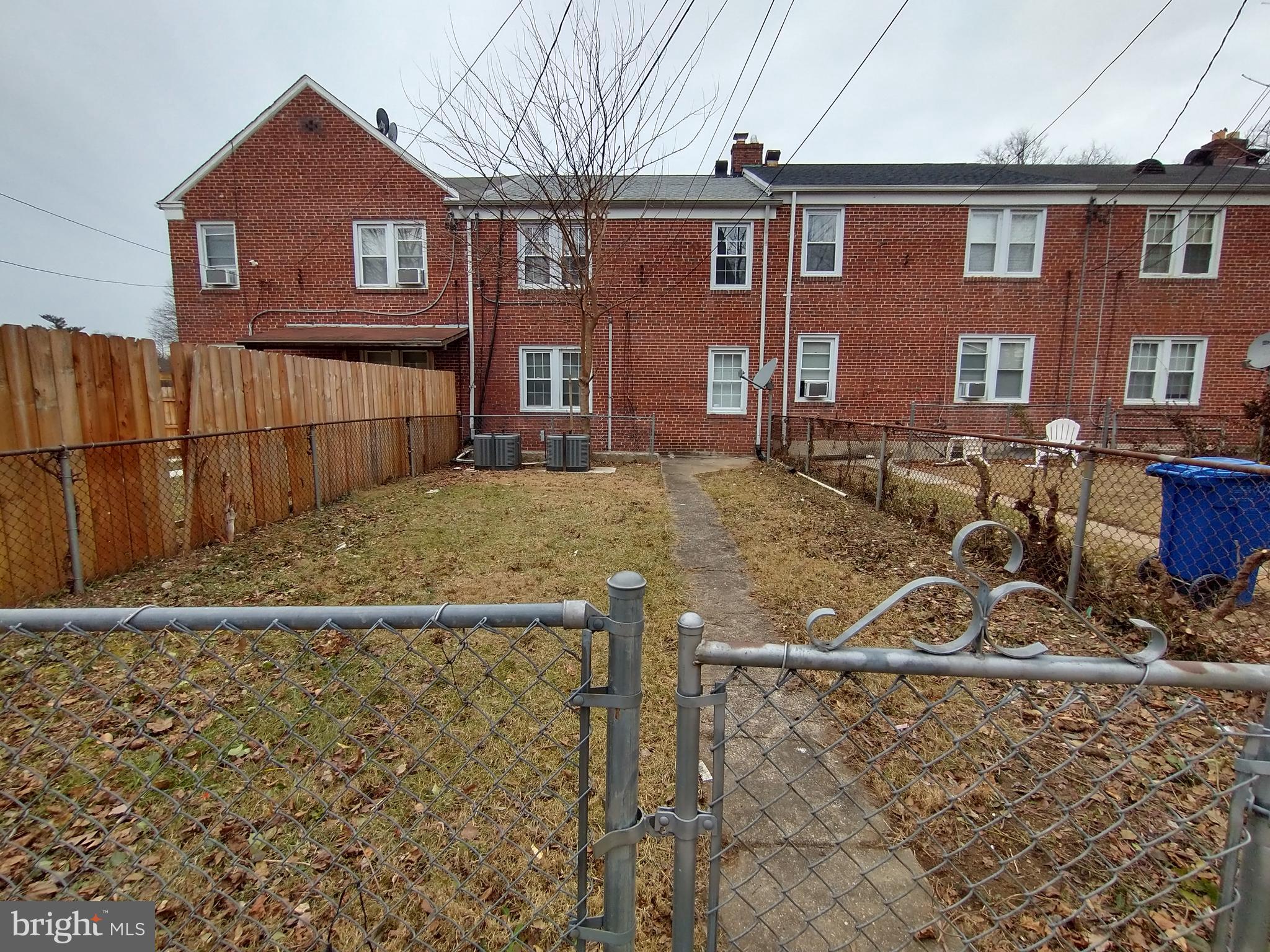 GLEN OAKS - Residential