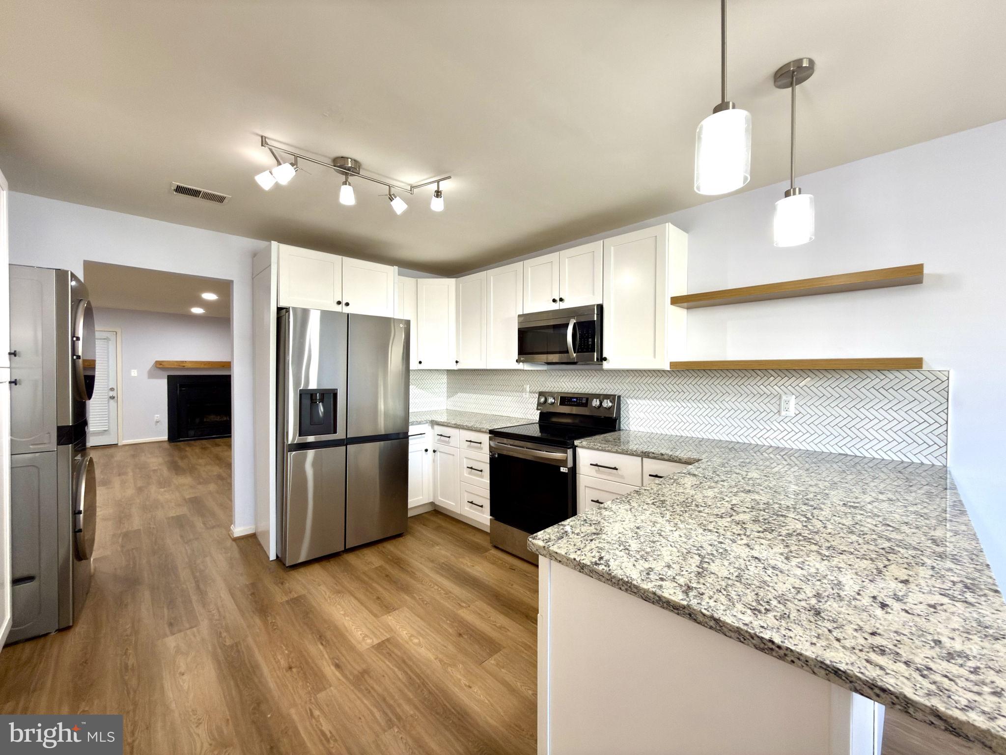 PORT O DUMFRIES - Residential Lease