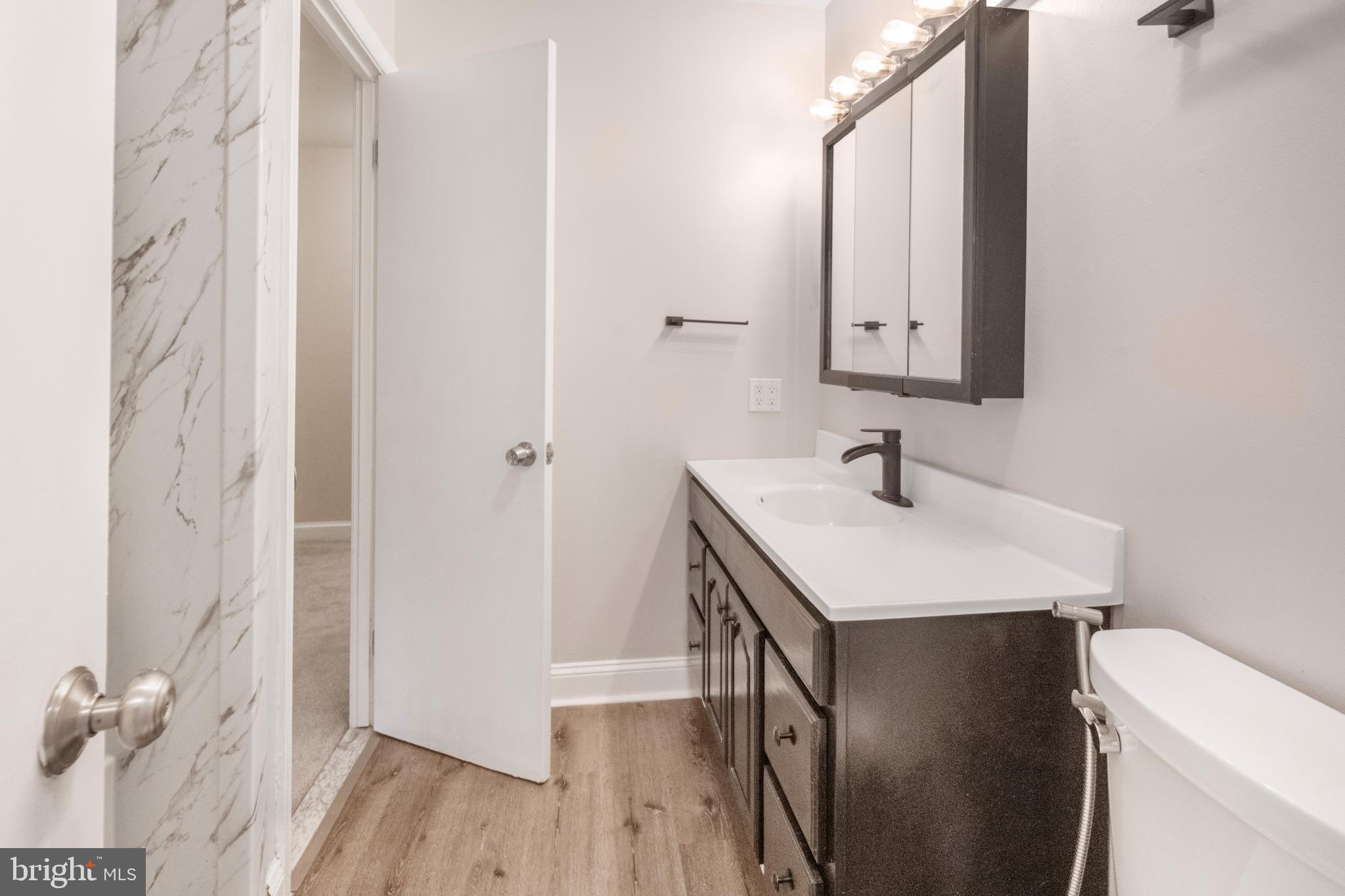 OAKLAND MILLS - Residential Lease