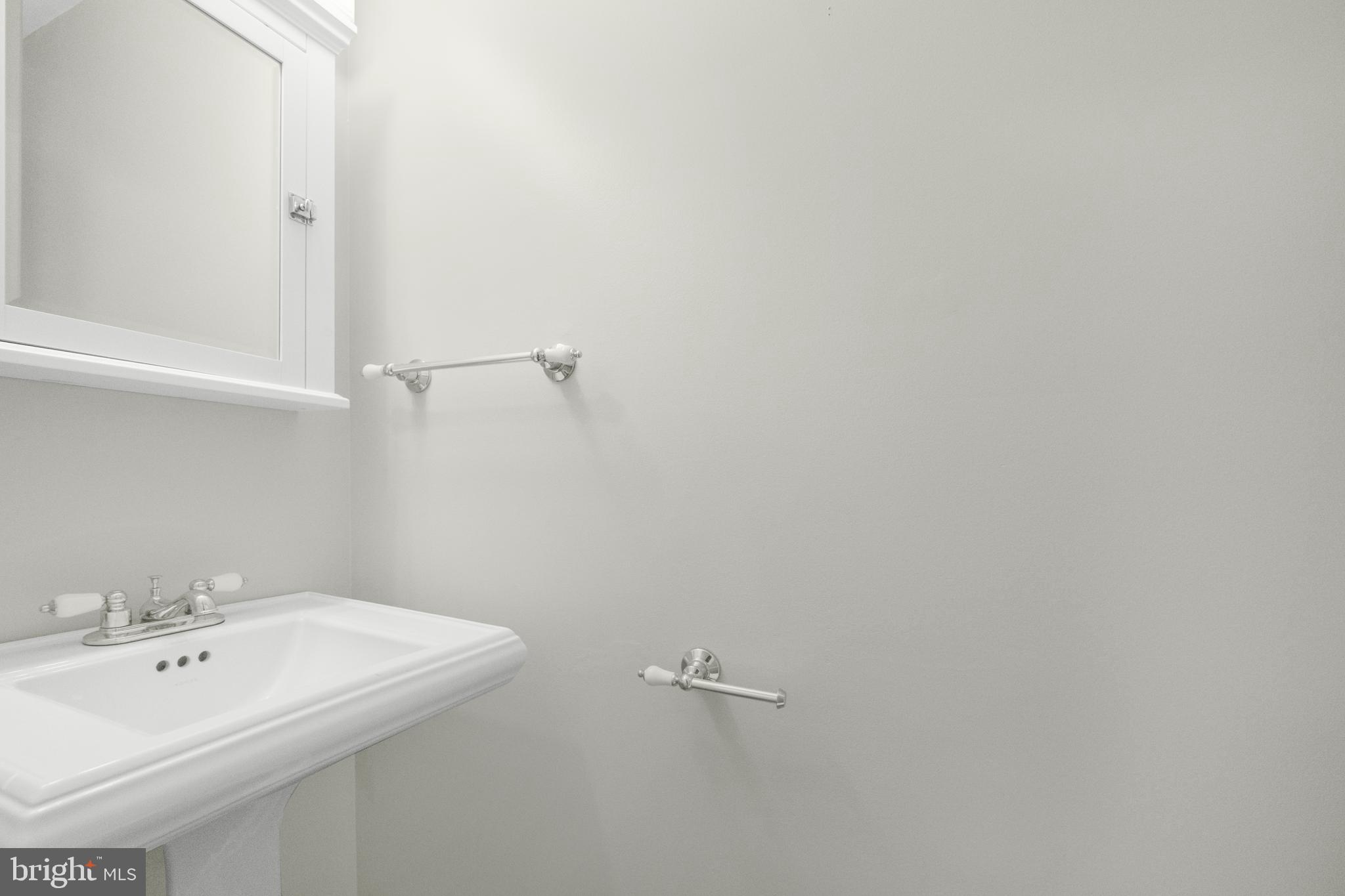 OAKLAND MILLS - Residential Lease