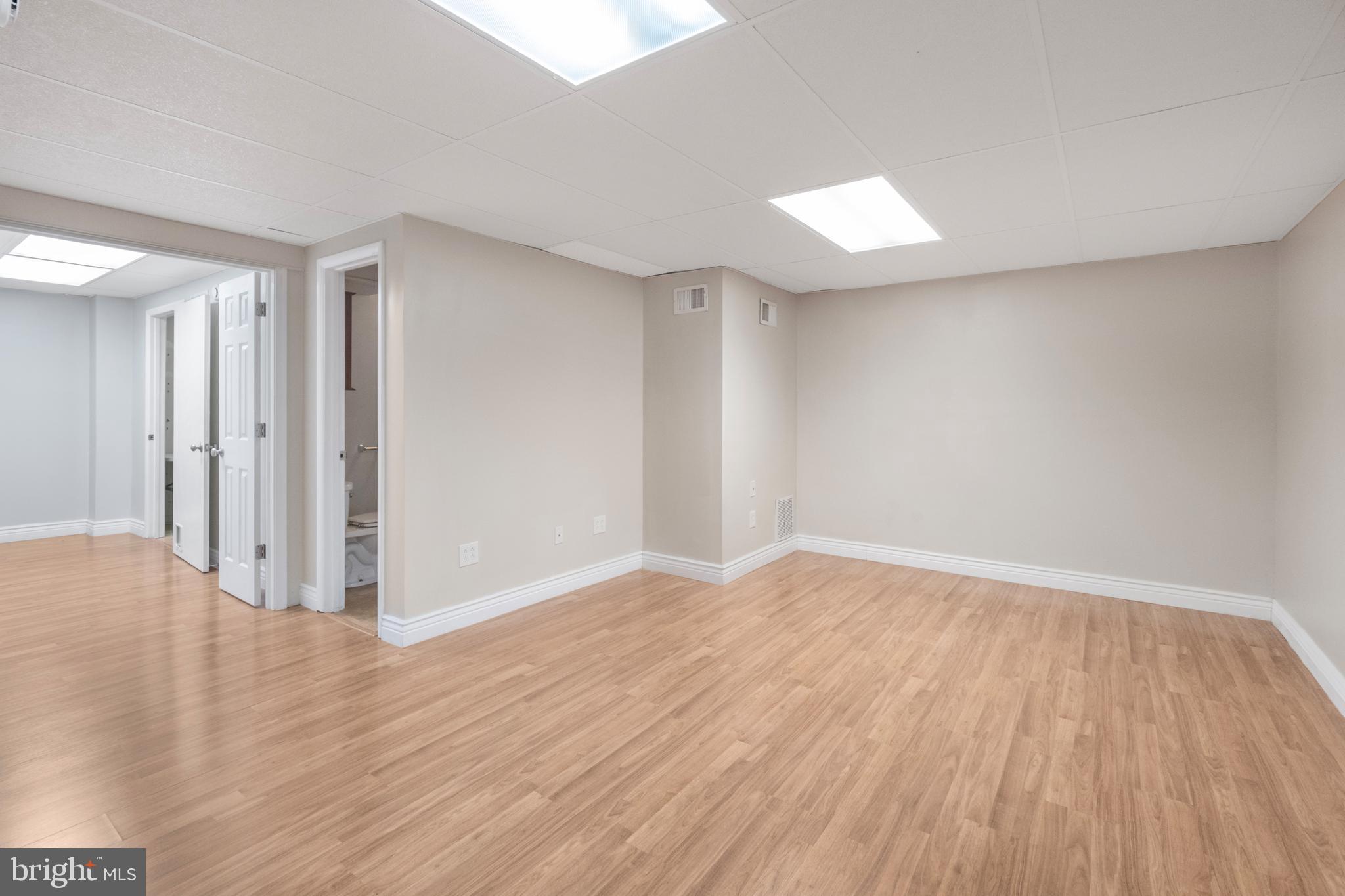 OAKLAND MILLS - Residential Lease