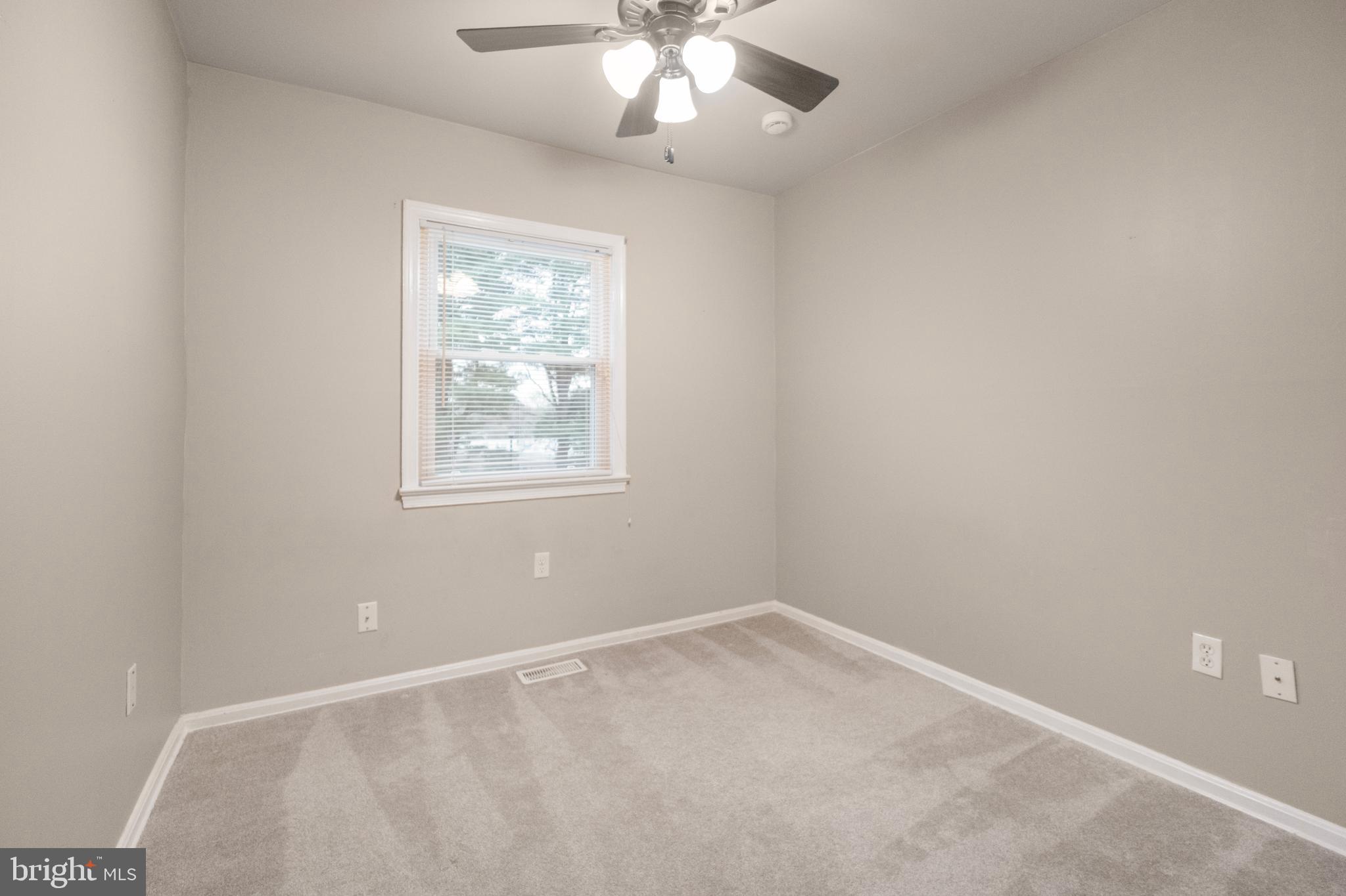 OAKLAND MILLS - Residential Lease