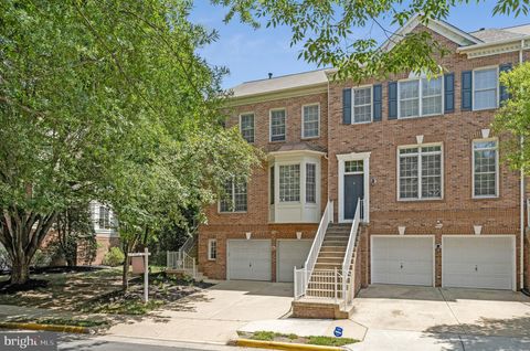 Photo of 9546 Lagersfield Circle, VIENNA, VA 22181 (MLS # VAFX2324324)