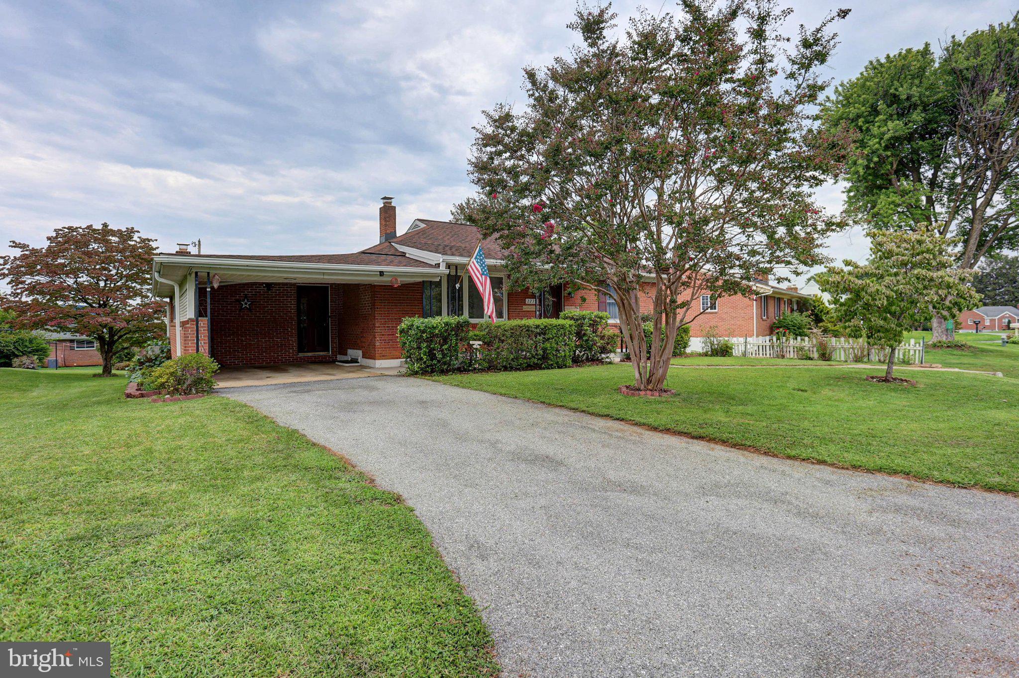 2239 BEVERLY DRIVE