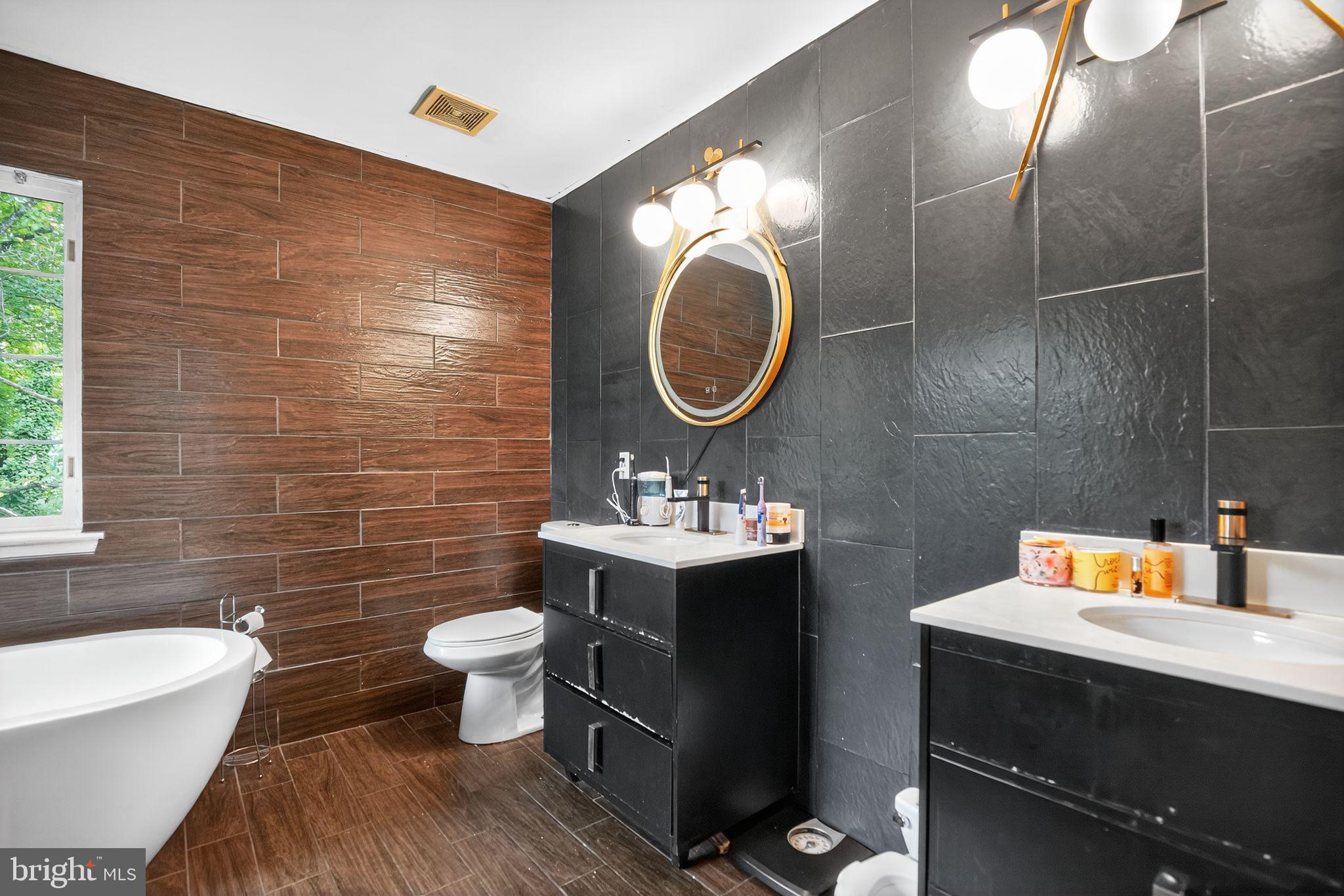 SOUTH HAMPTON SUB - Residential Lease