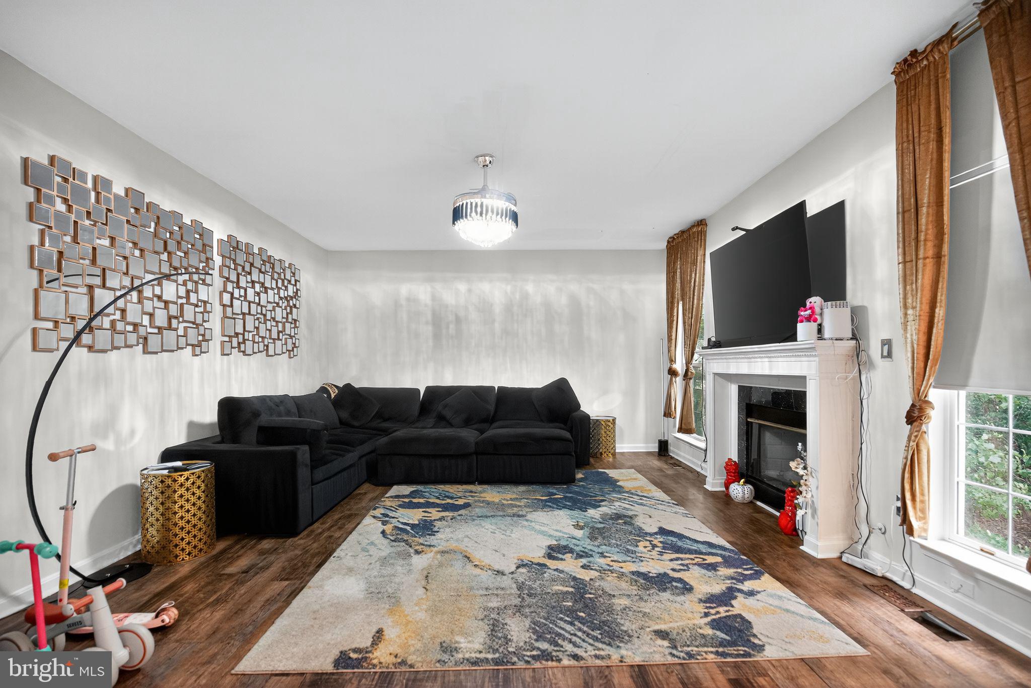 SOUTH HAMPTON SUB - Residential Lease