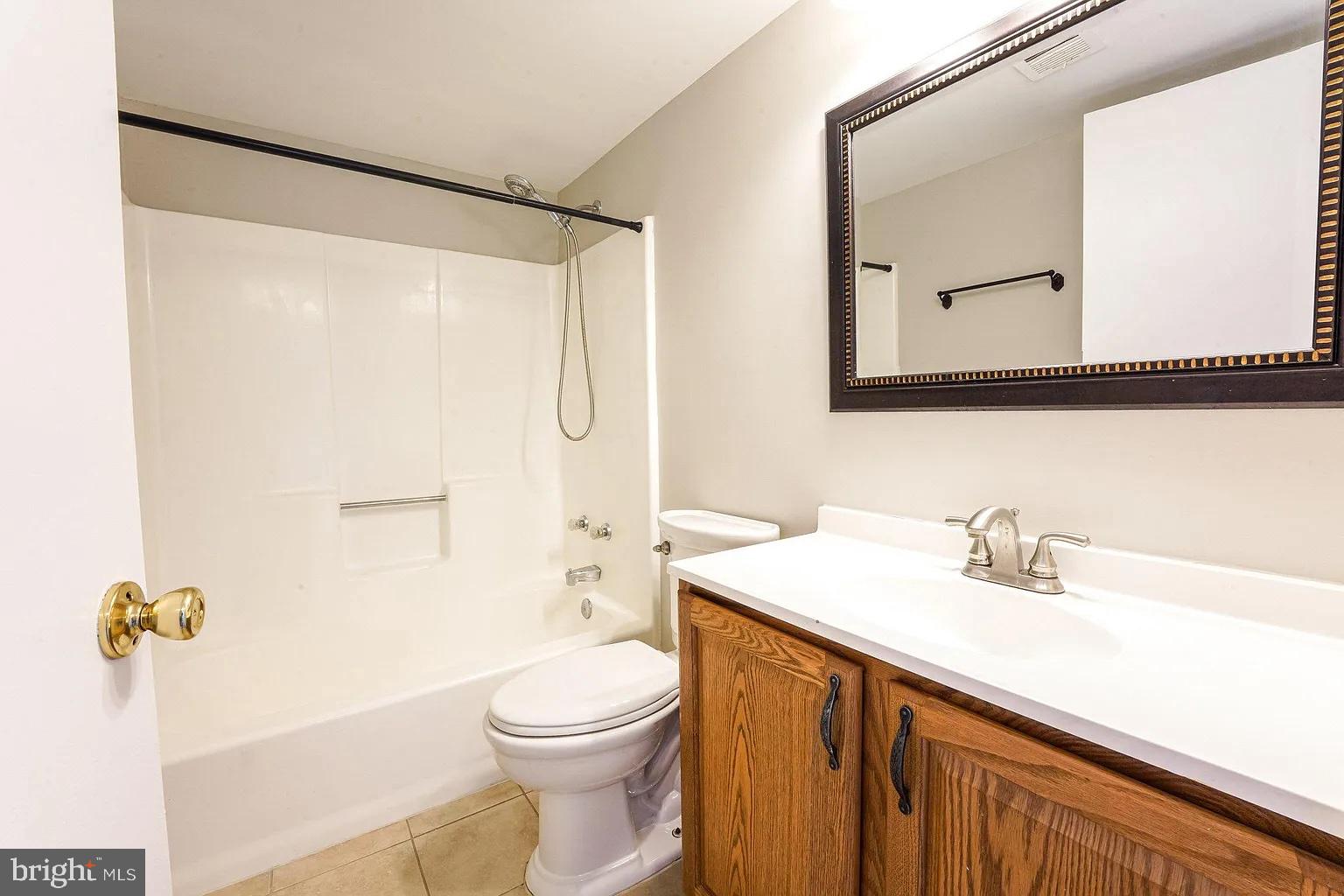 WESTOWNE VILLAGE - Residential Lease