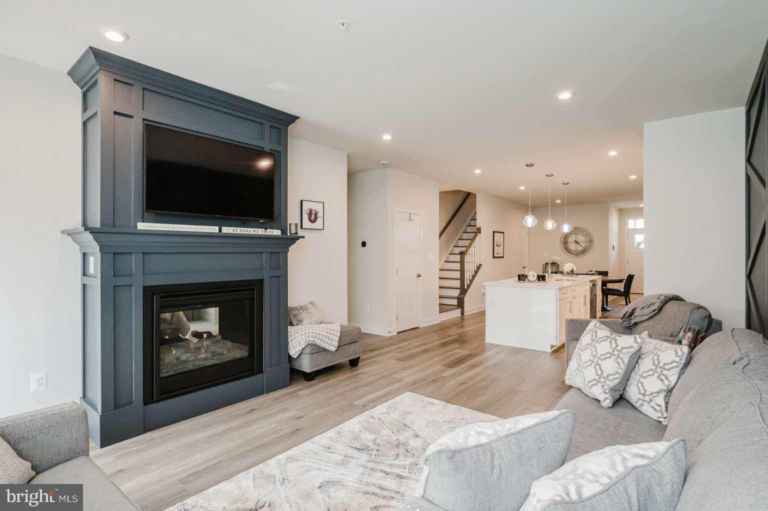 JAMES RUN CARRIAGE HOMES - Residential