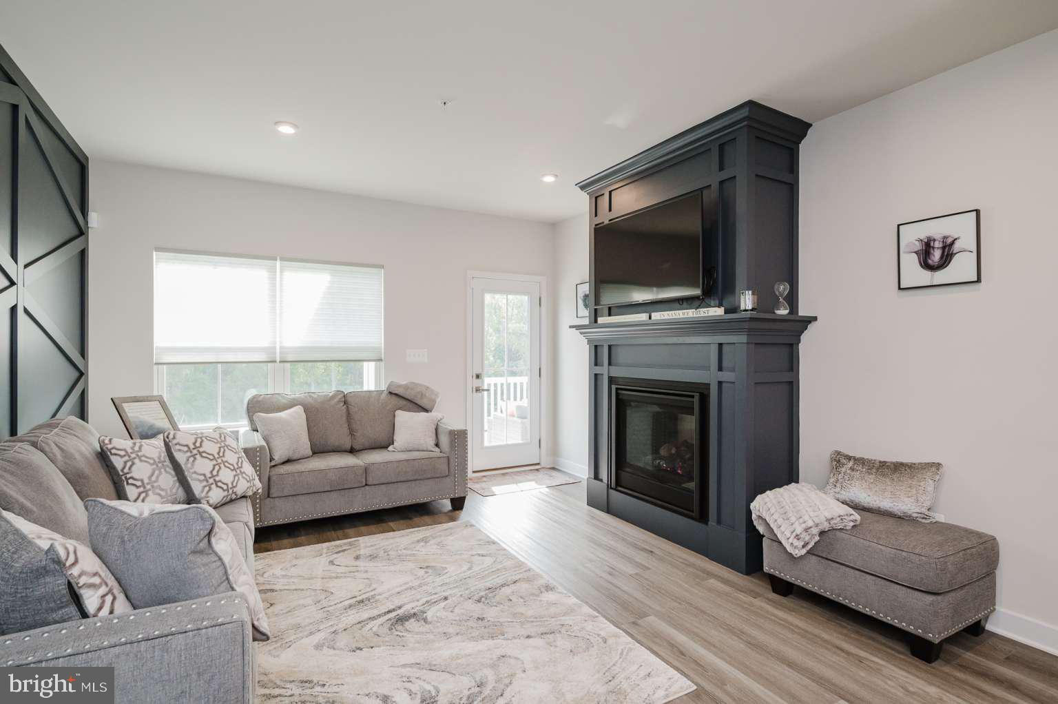 JAMES RUN CARRIAGE HOMES - Residential