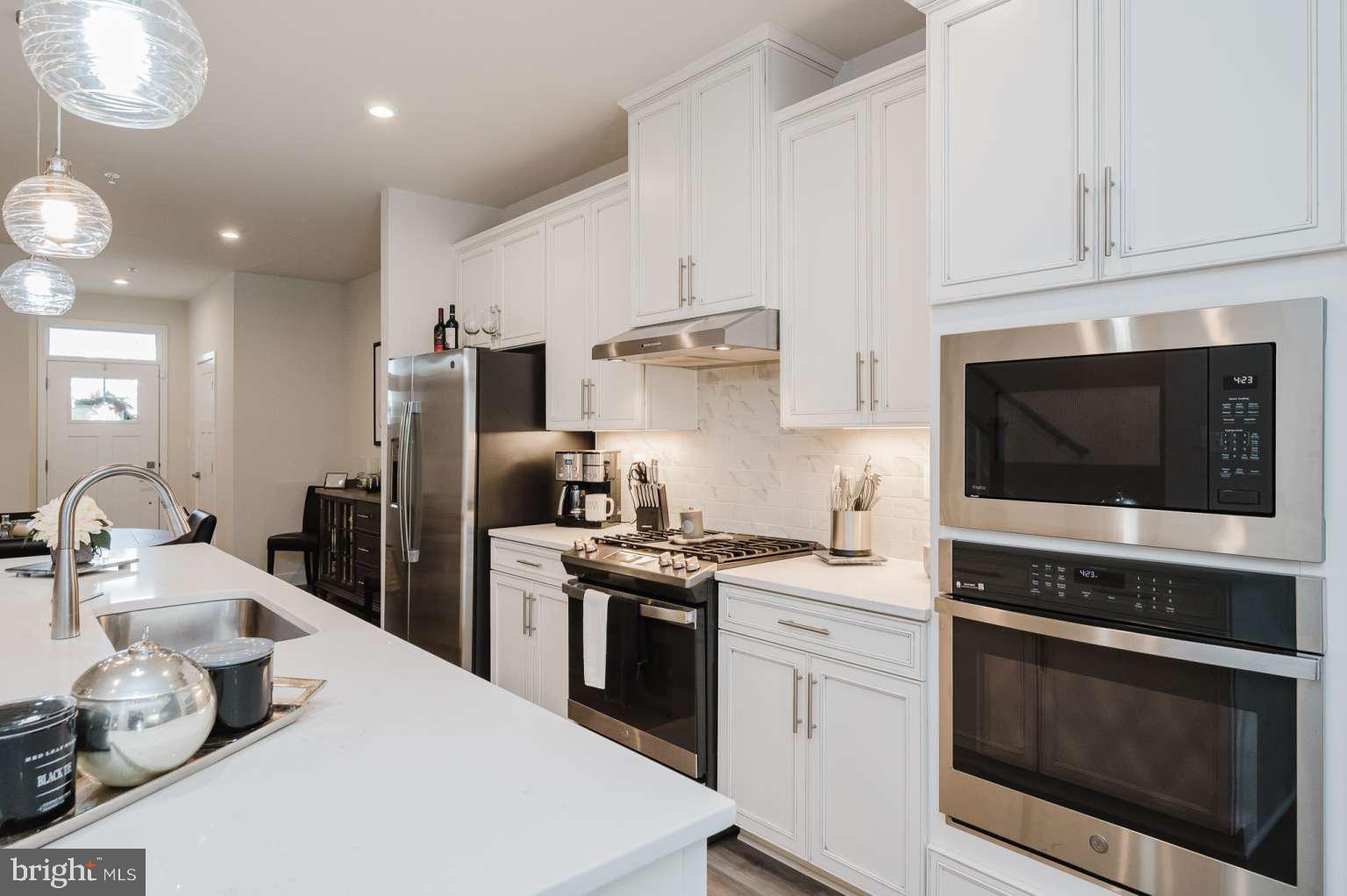 JAMES RUN CARRIAGE HOMES - Residential