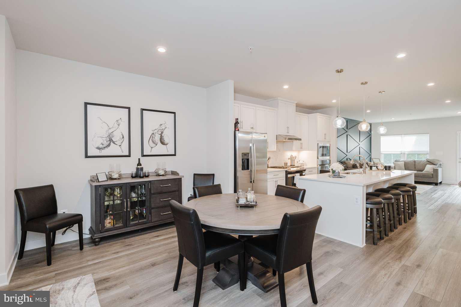JAMES RUN CARRIAGE HOMES - Residential