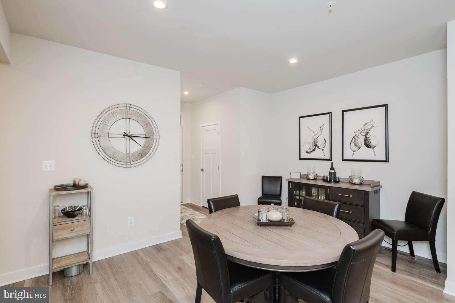 JAMES RUN CARRIAGE HOMES - Residential