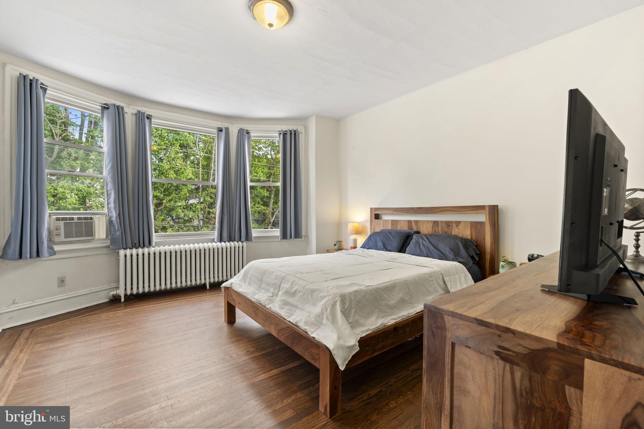 EAST FALLS - Residential