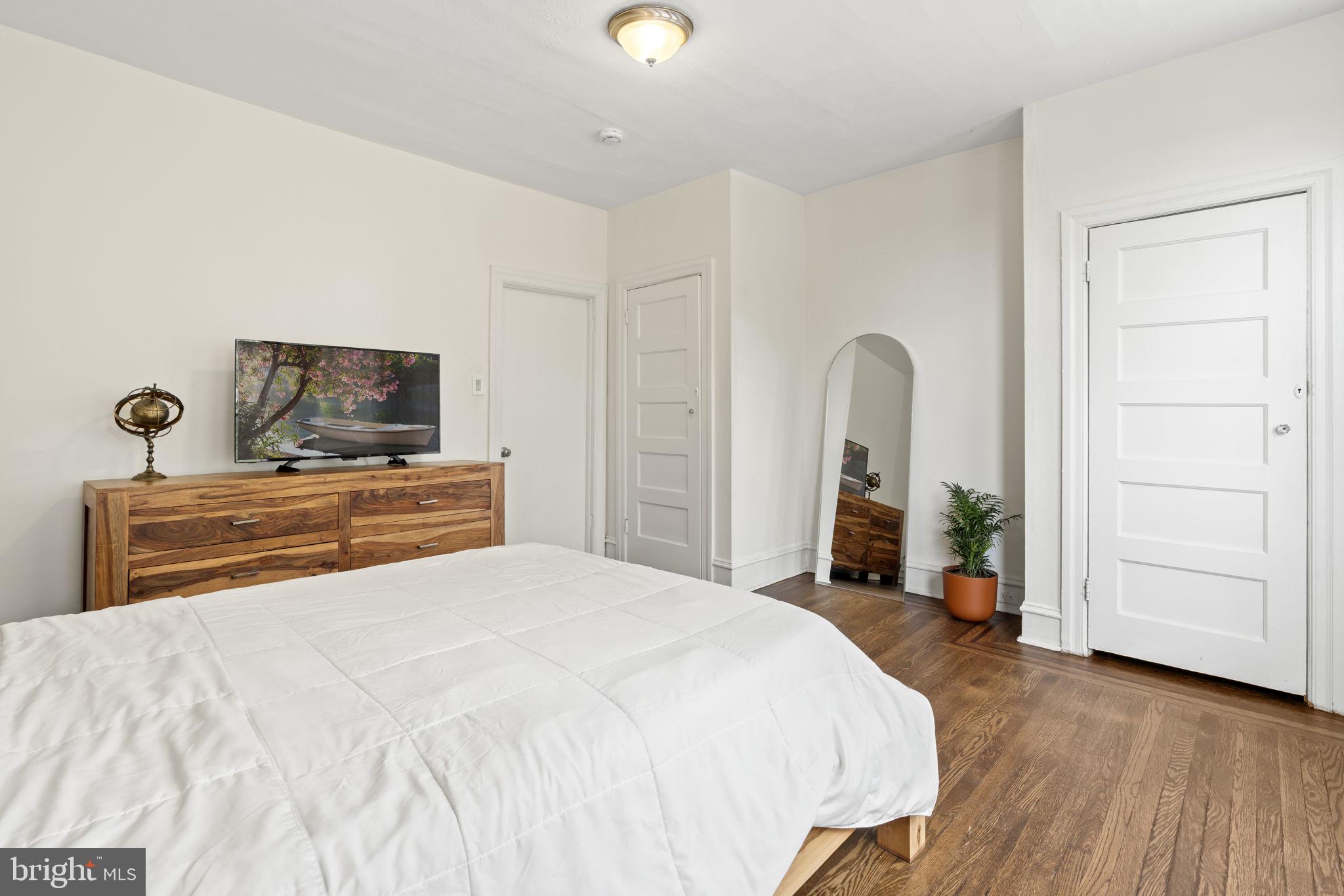 EAST FALLS - Residential