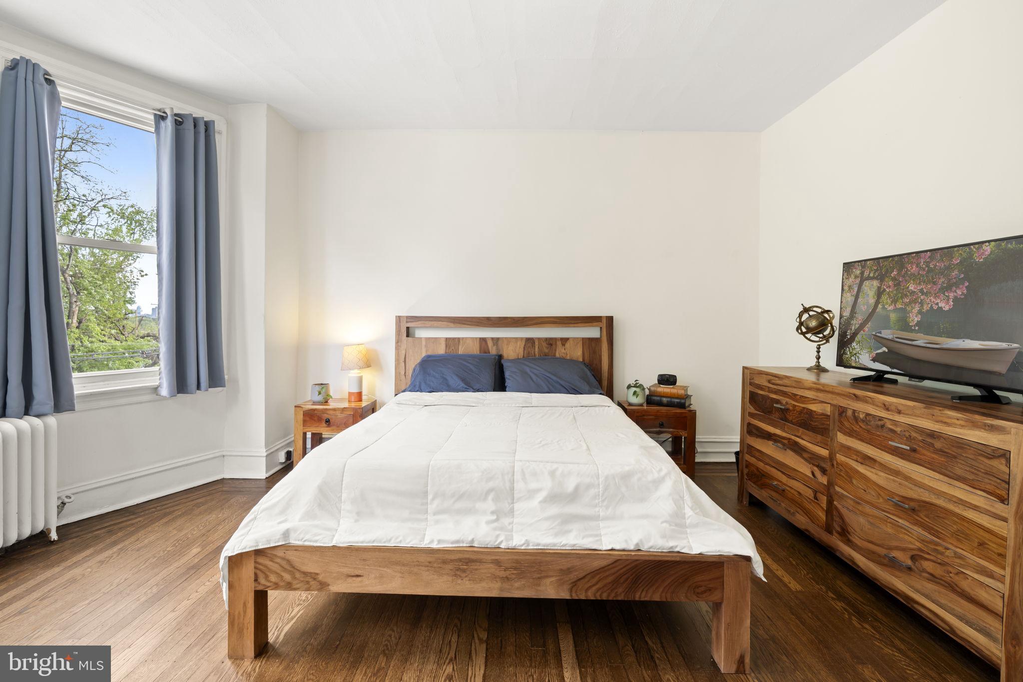 EAST FALLS - Residential