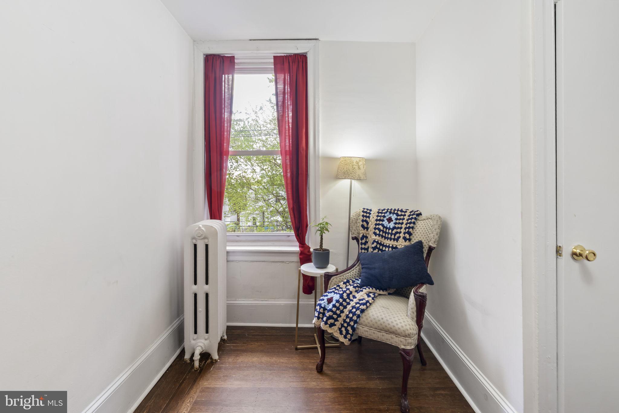 EAST FALLS - Residential