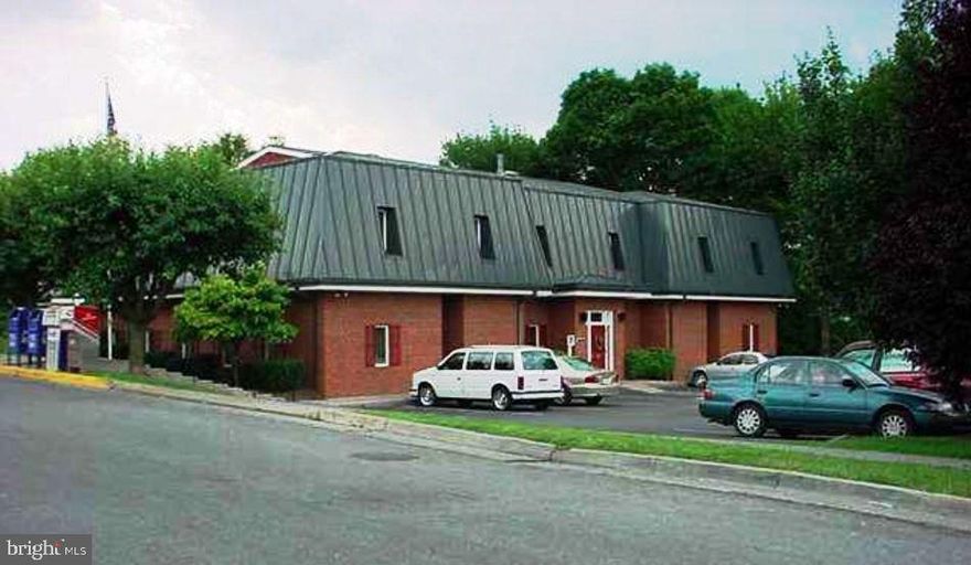 2787 SF of Office Space For Lease-building owner is vacating
Remainder of building is leased (5769 SF)
Plenty of Parking with Separate Entrance right off   Parking Lot
Landlord pays all utilities, taxes and maintenance
Convenient access to Winchester Medical Center,     Routes 50, VA-37 Bypass & Interstate 81
Easy access to downtown Winchester
Availability negotiable