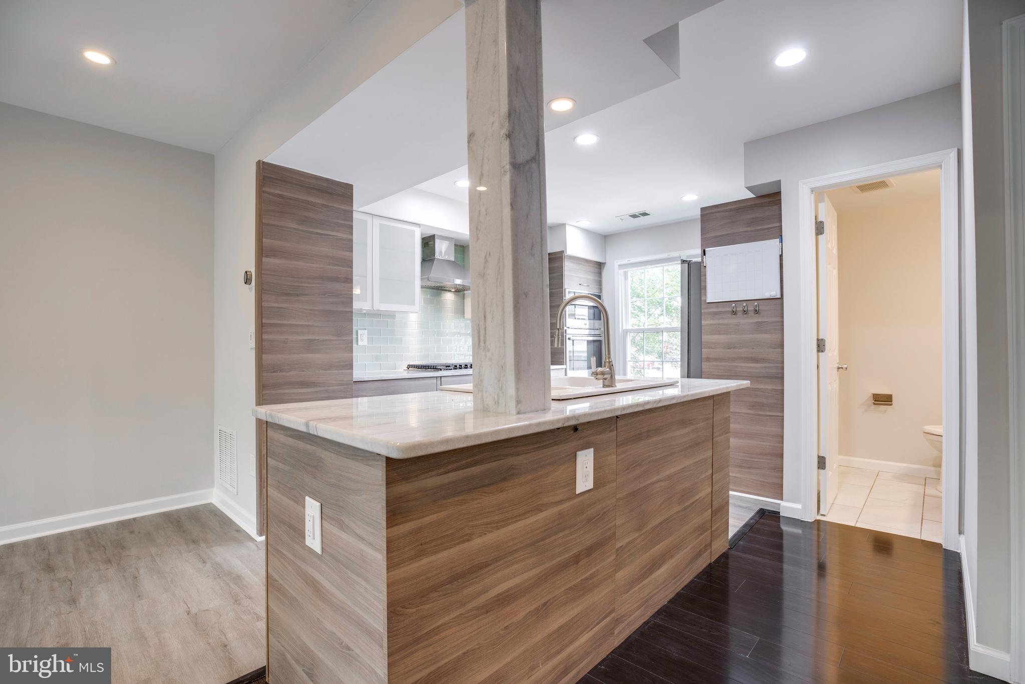 LAKE BRADDOCK - Residential