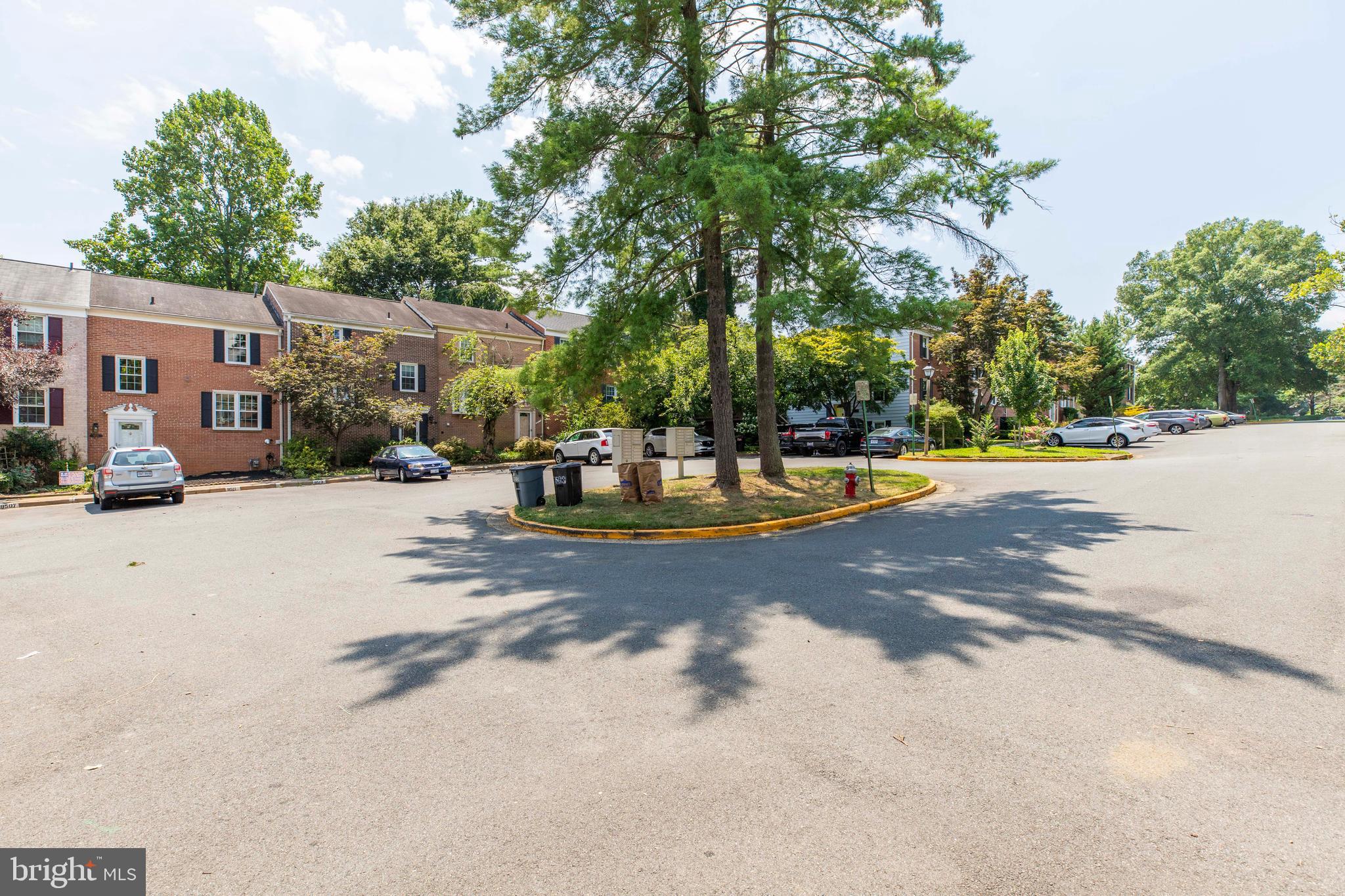 LAKE BRADDOCK - Residential