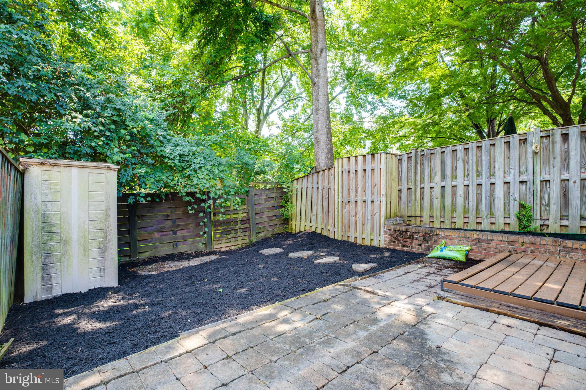 LAKE BRADDOCK - Residential