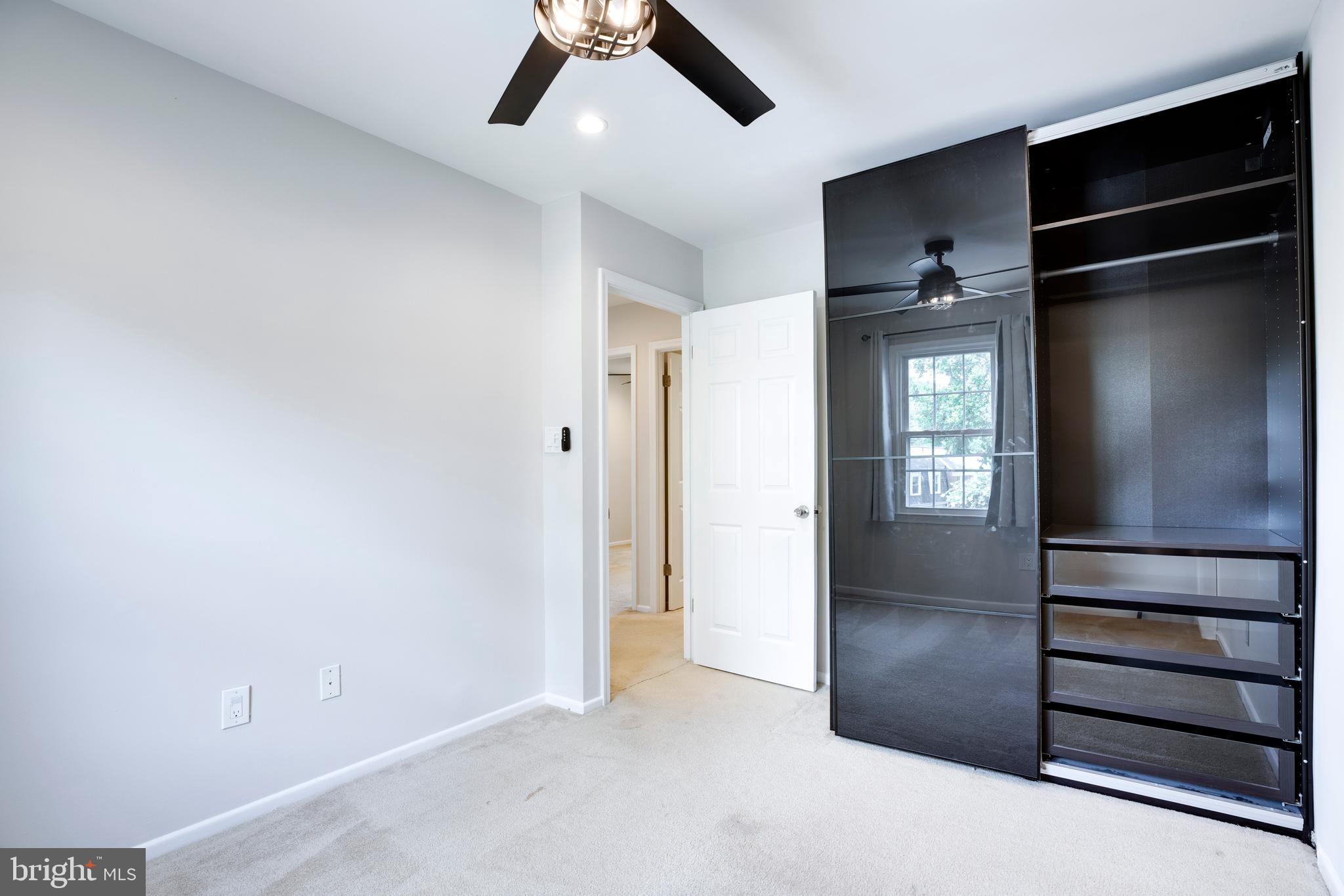 LAKE BRADDOCK - Residential