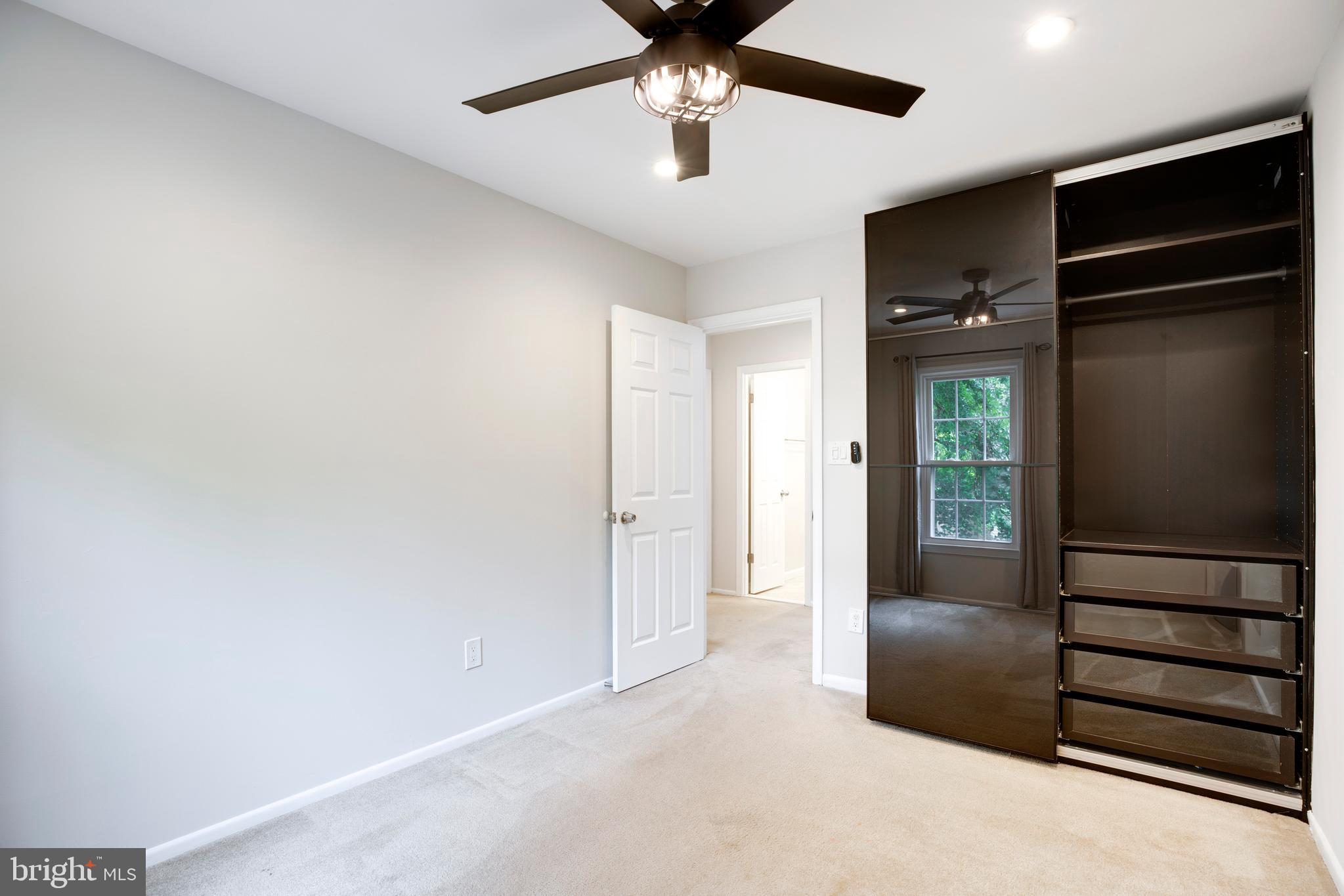 LAKE BRADDOCK - Residential