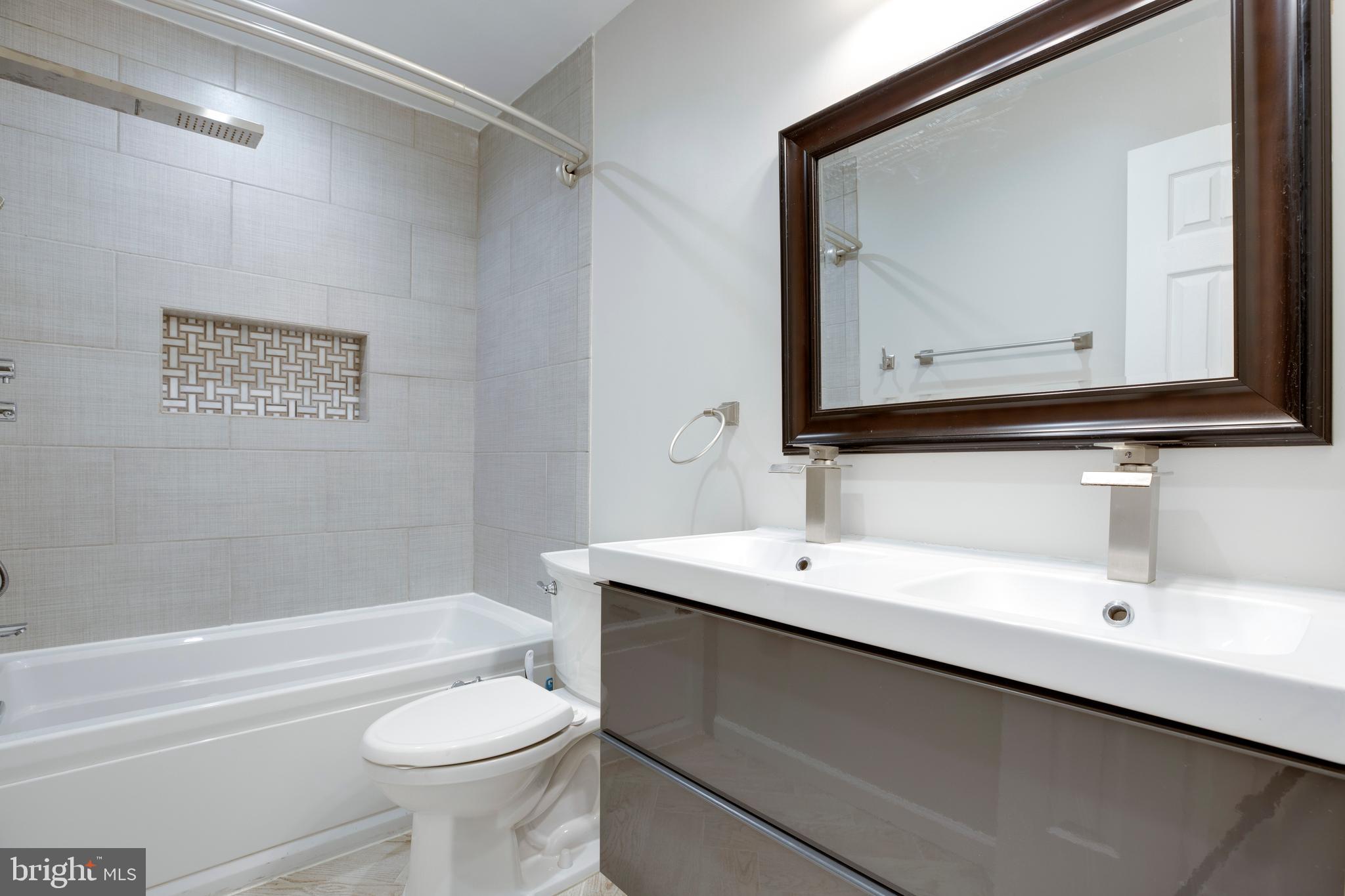 LAKE BRADDOCK - Residential