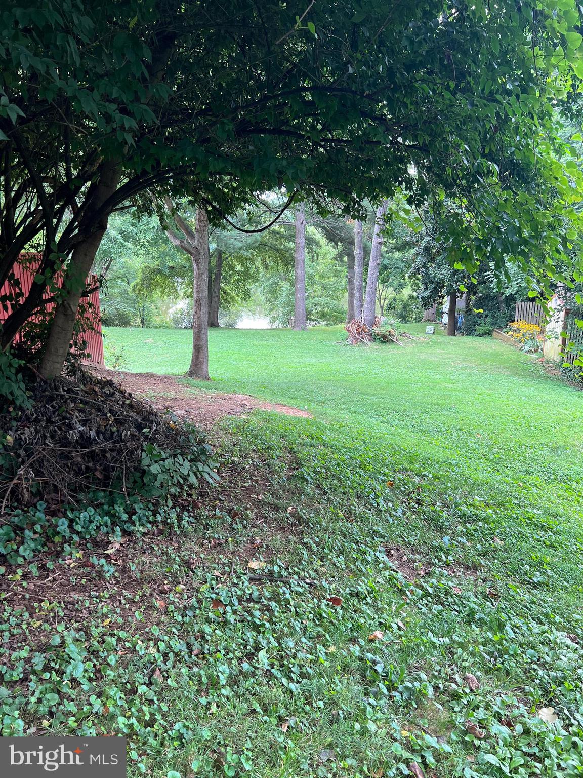 LAKE BRADDOCK - Residential