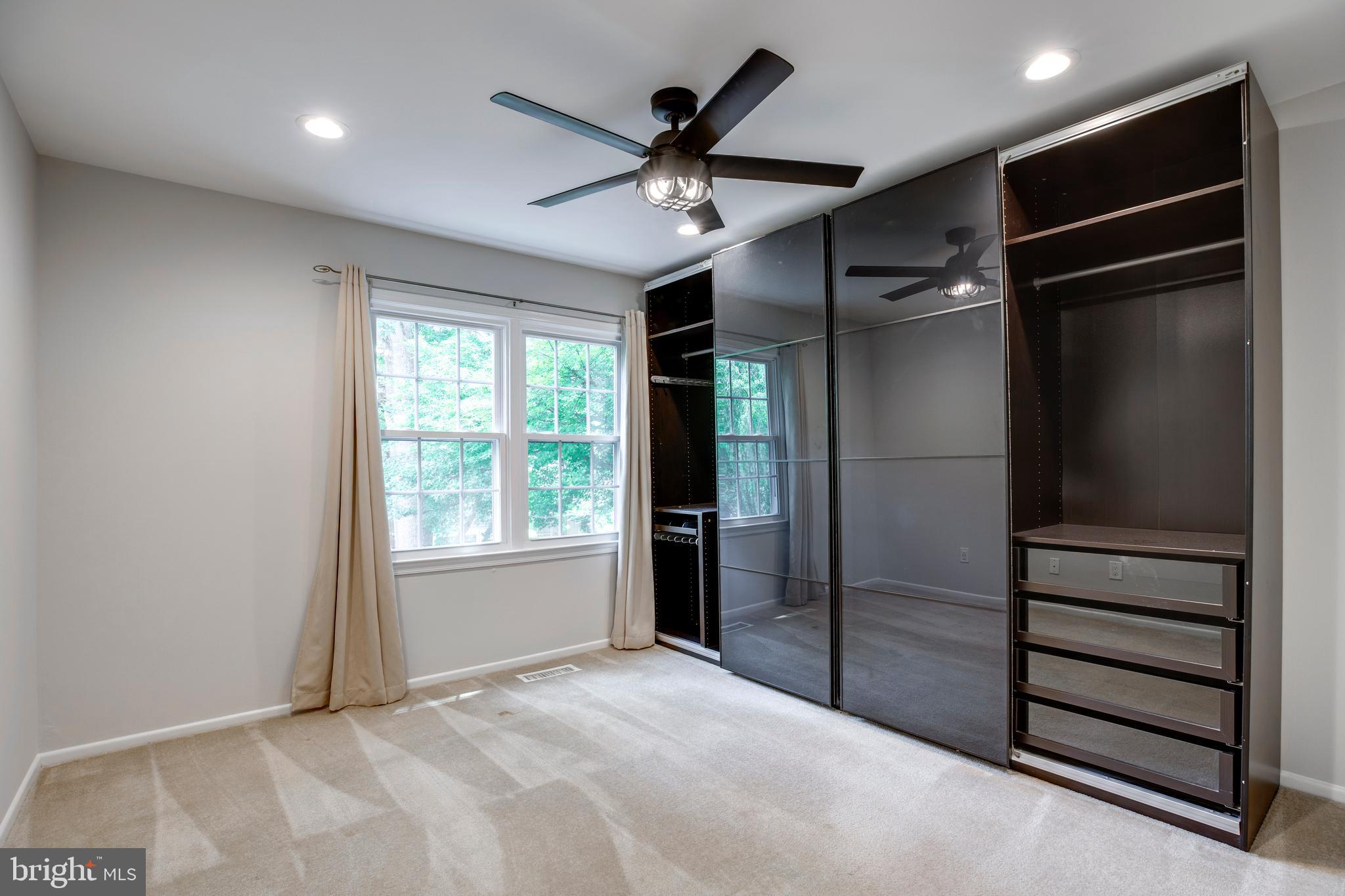 LAKE BRADDOCK - Residential