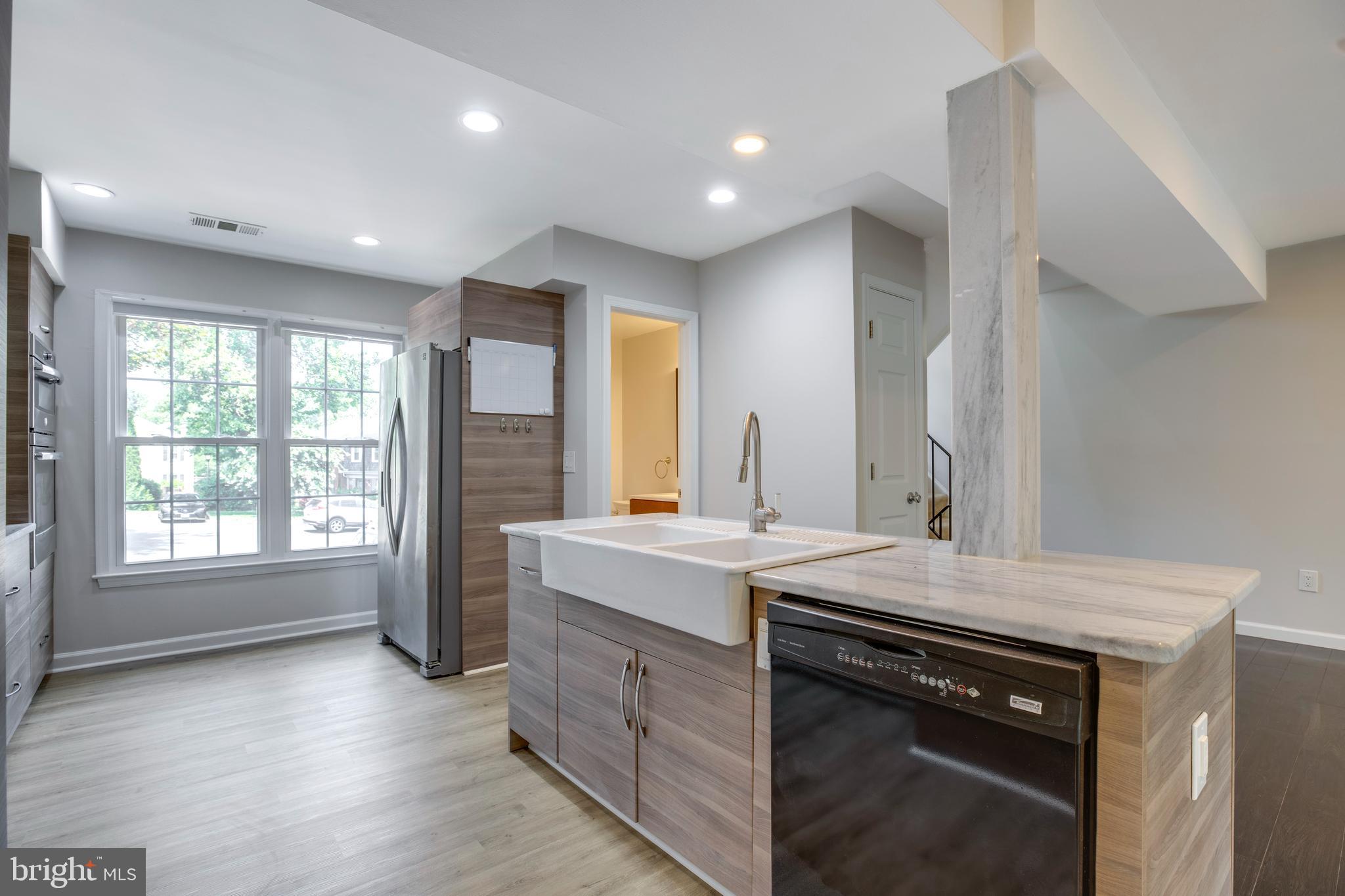 LAKE BRADDOCK - Residential