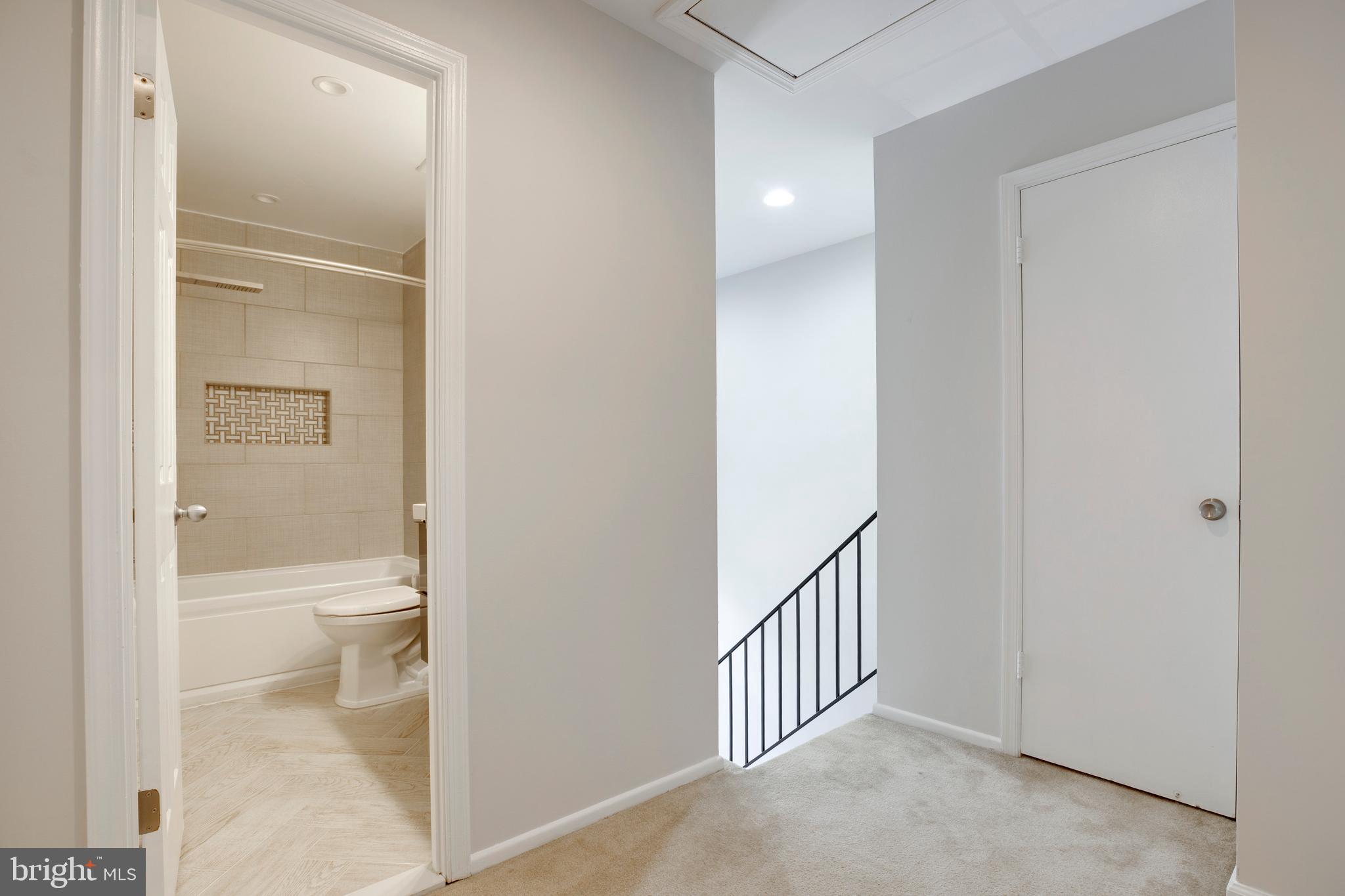 LAKE BRADDOCK - Residential