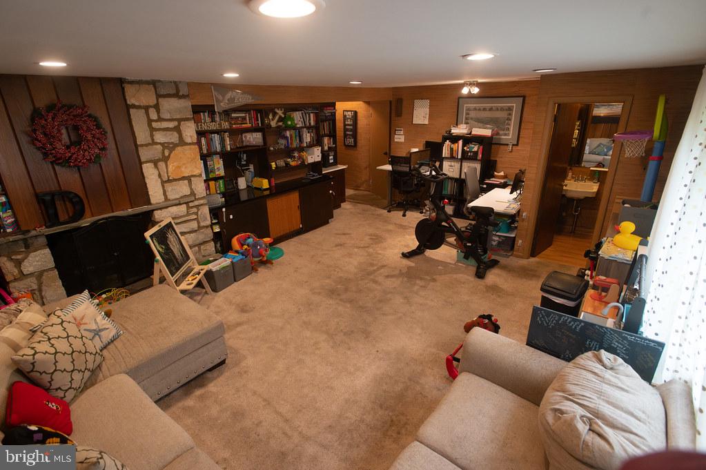 GLENSIDE - Residential