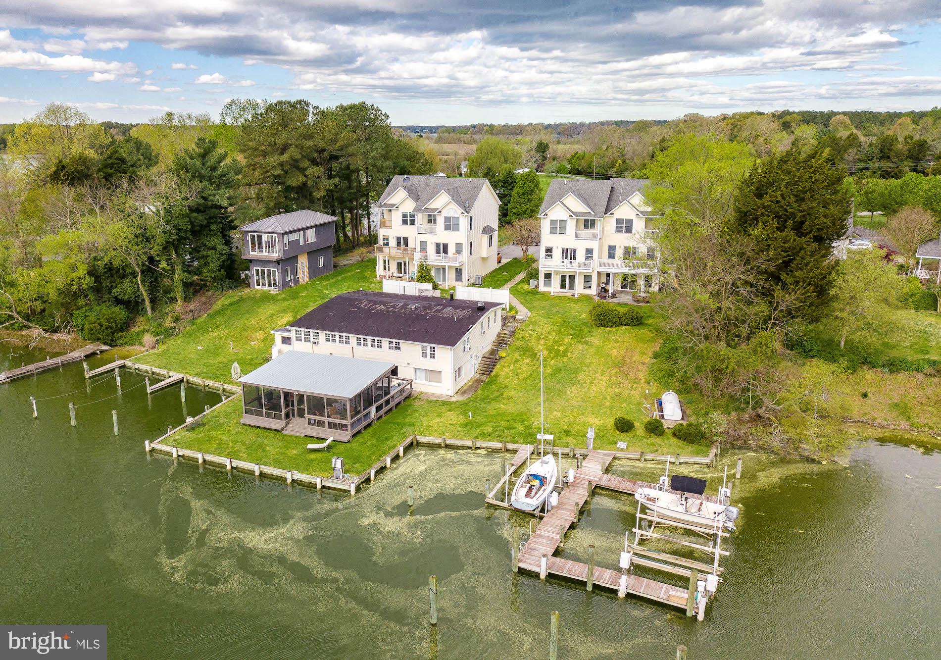 HARBOR VIEW VILLAS - Residential